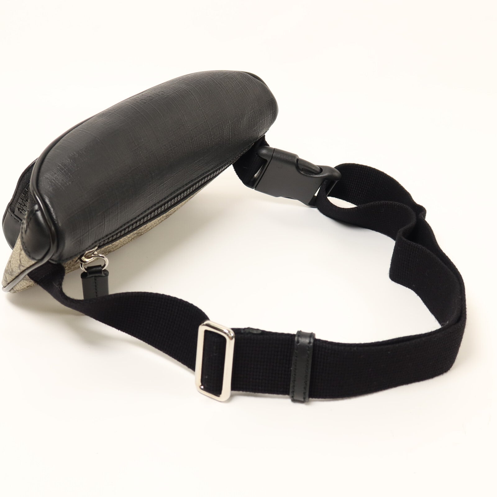 GUCCI 塗層帆布Waist Bag銀扣腰包