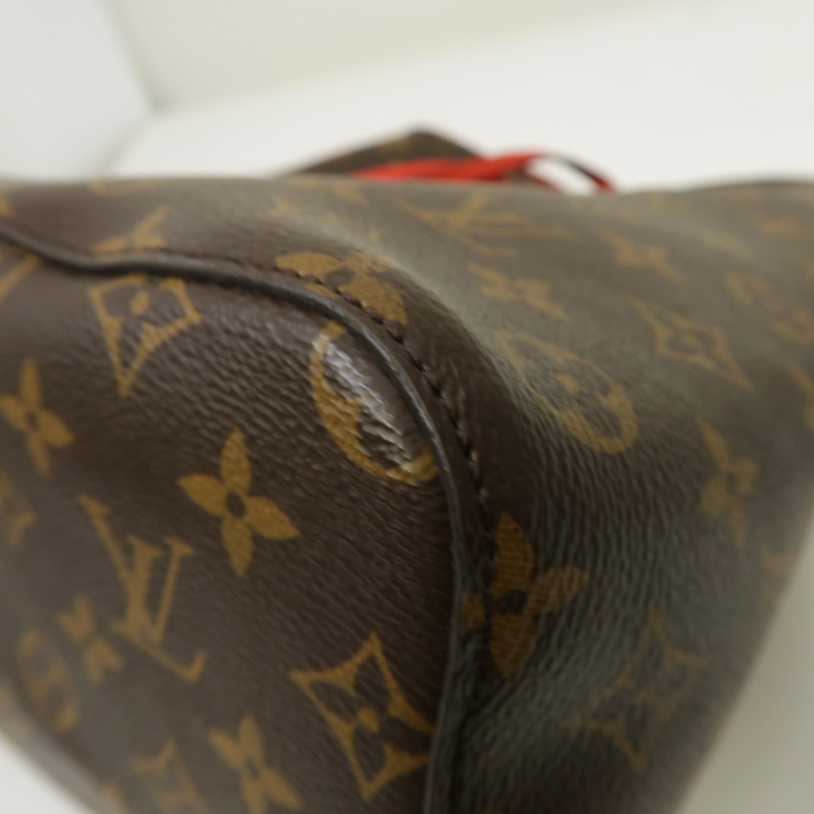 LOUIS VUITTON Monogram NeoNoe MM金扣肩背袋啡色/紅色