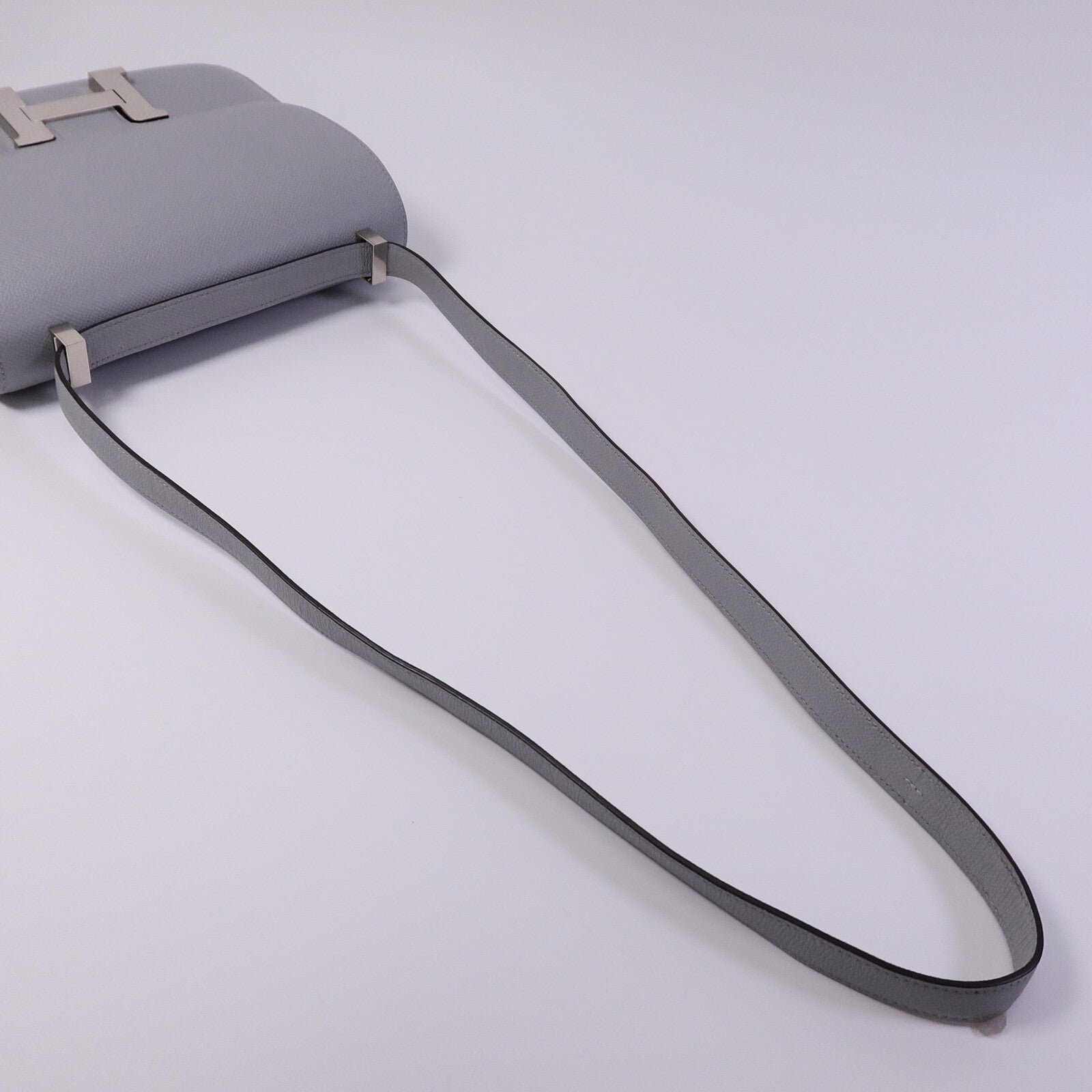 HERMES Epsom皮革Constance 24肩背袋Gris Mouette
