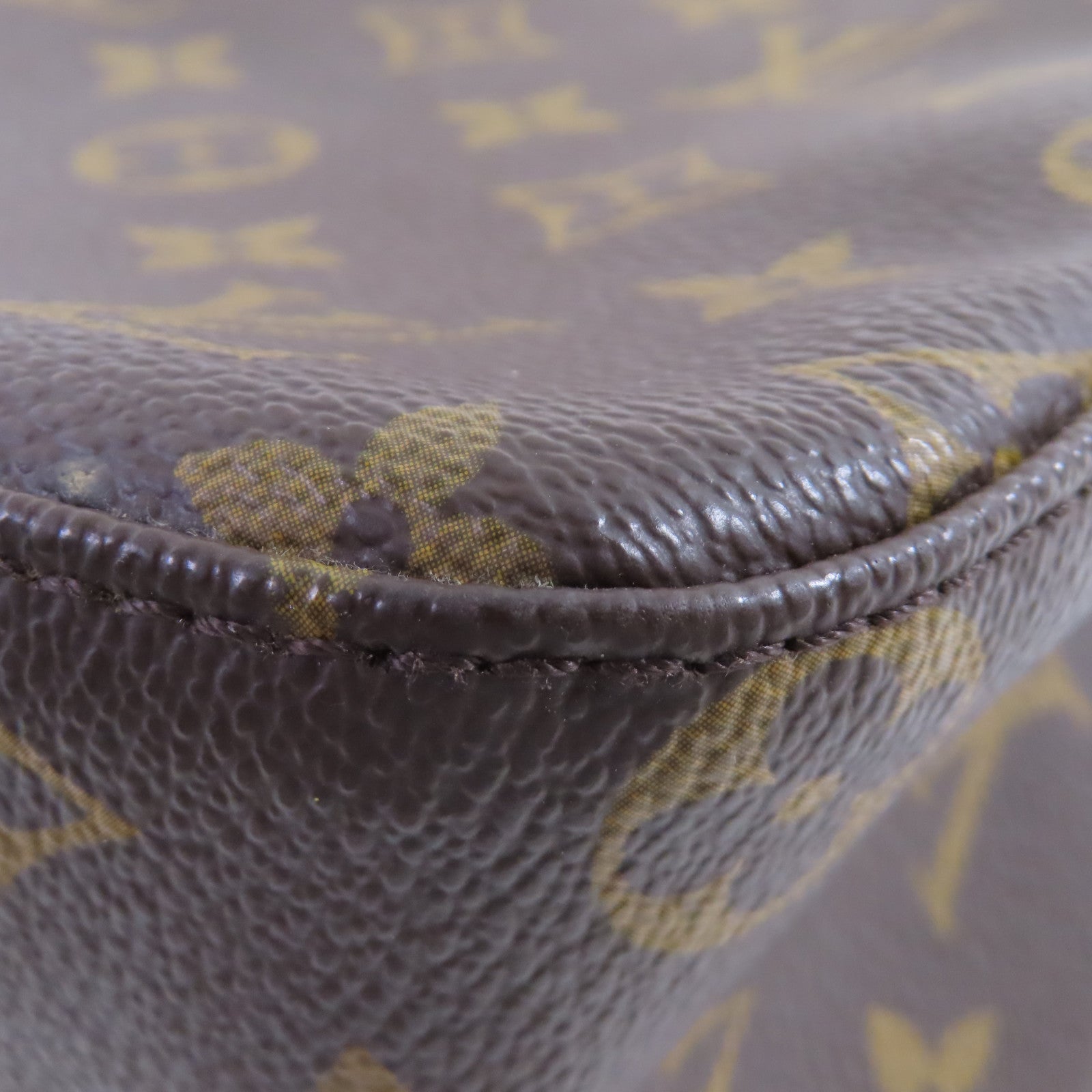 LOUIS VUITTON Monogram Looping MM Shoulder Bag金扣肩背袋