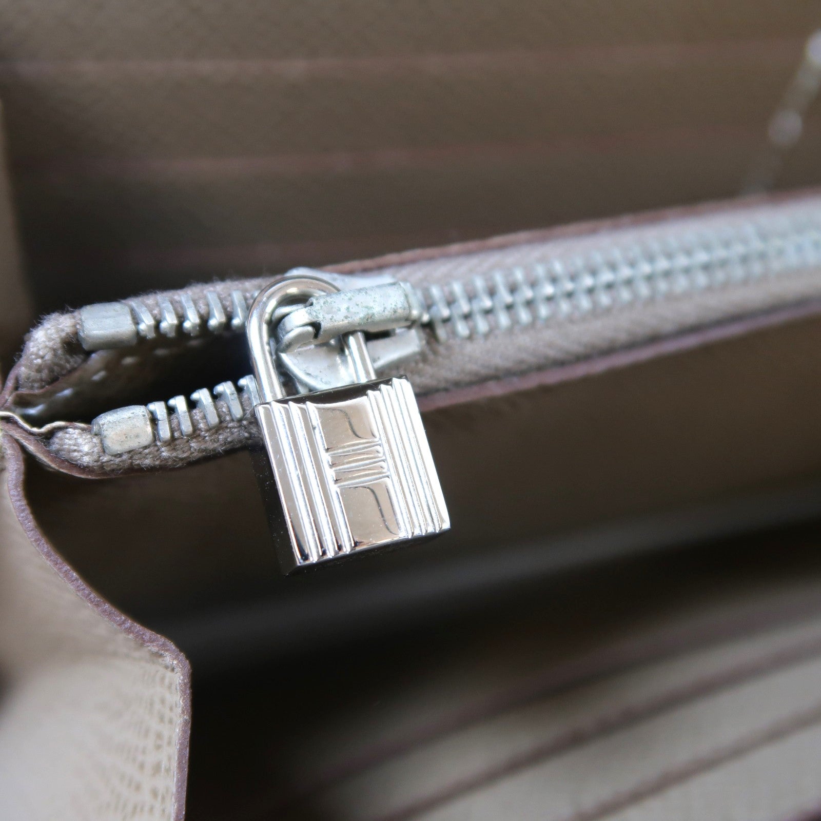 HERMES Epsom皮革Kelly Wallet銀扣長錢包Etoupe大象灰