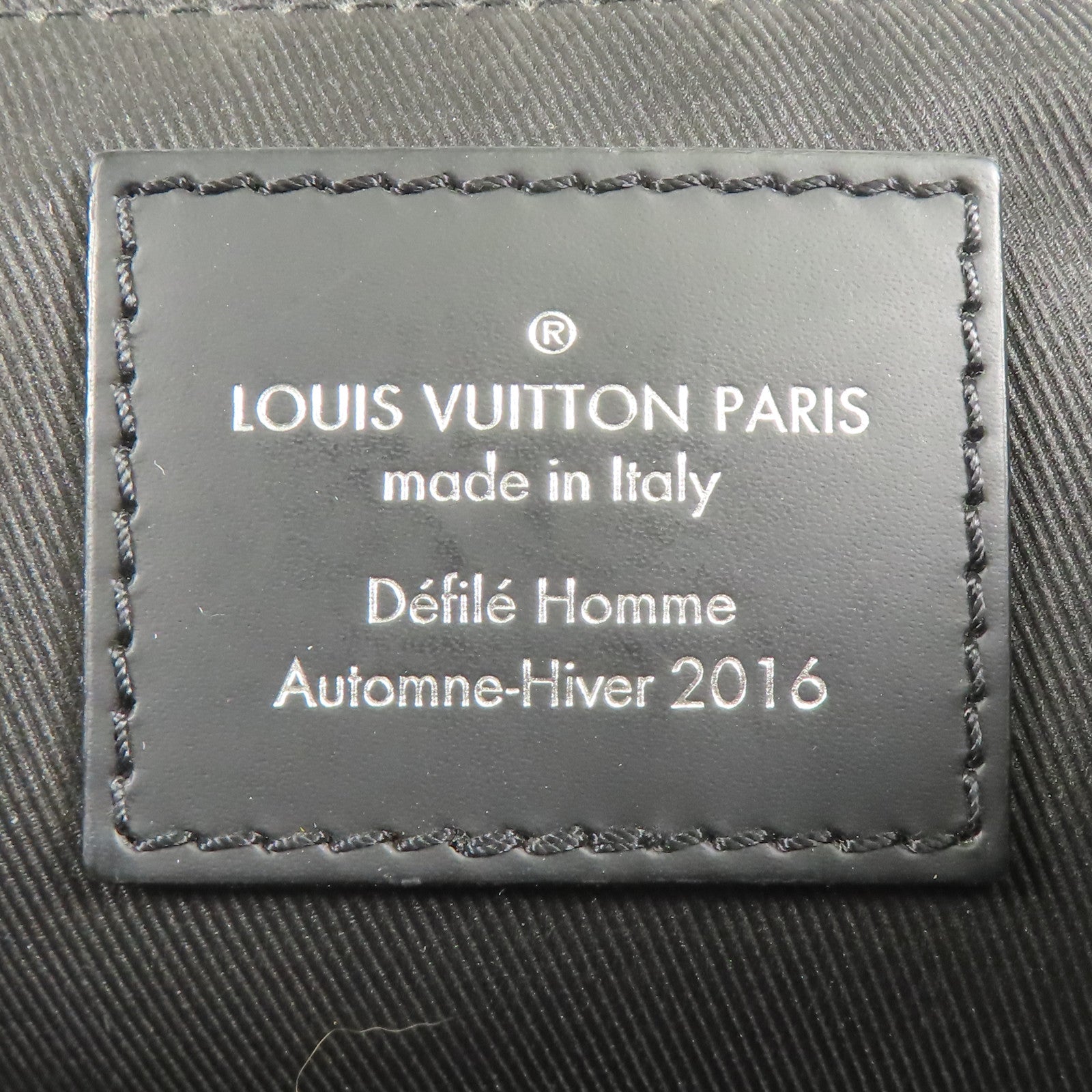 LOUIS VUITTON Monogram Eclipse Messenger PM Voyager銀扣肩背袋