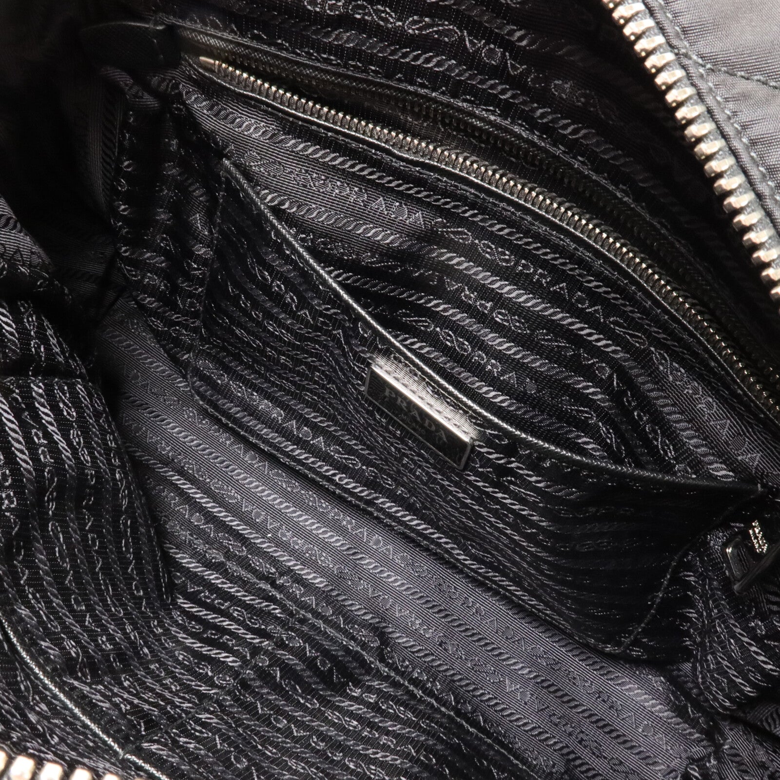 PRADA 尼龍Quilted Tessuto鏈帶肩背袋