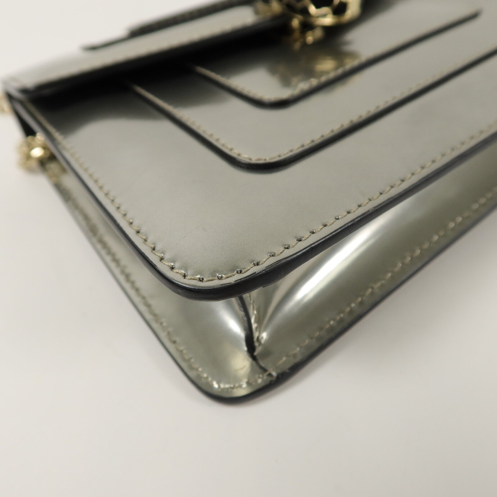 BVLGARI 牛皮皮革Serpenti Forever Small Crossbody鏈帶肩背袋