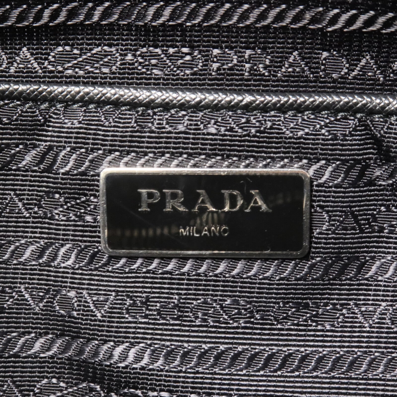 PRADA 尼龍Quilted Tessuto鏈帶肩背袋