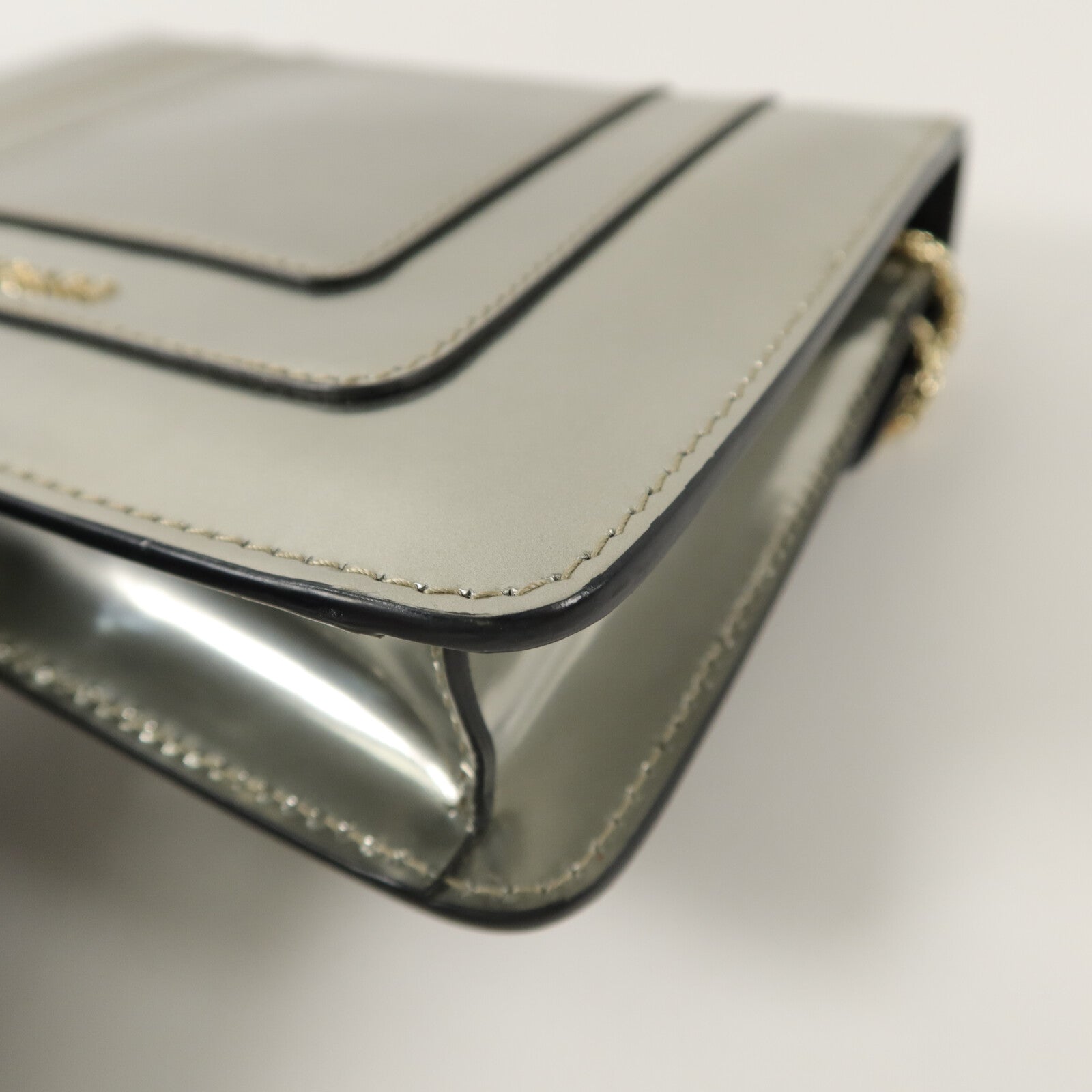 BVLGARI 牛皮皮革Serpenti Forever Small Crossbody鏈帶肩背袋