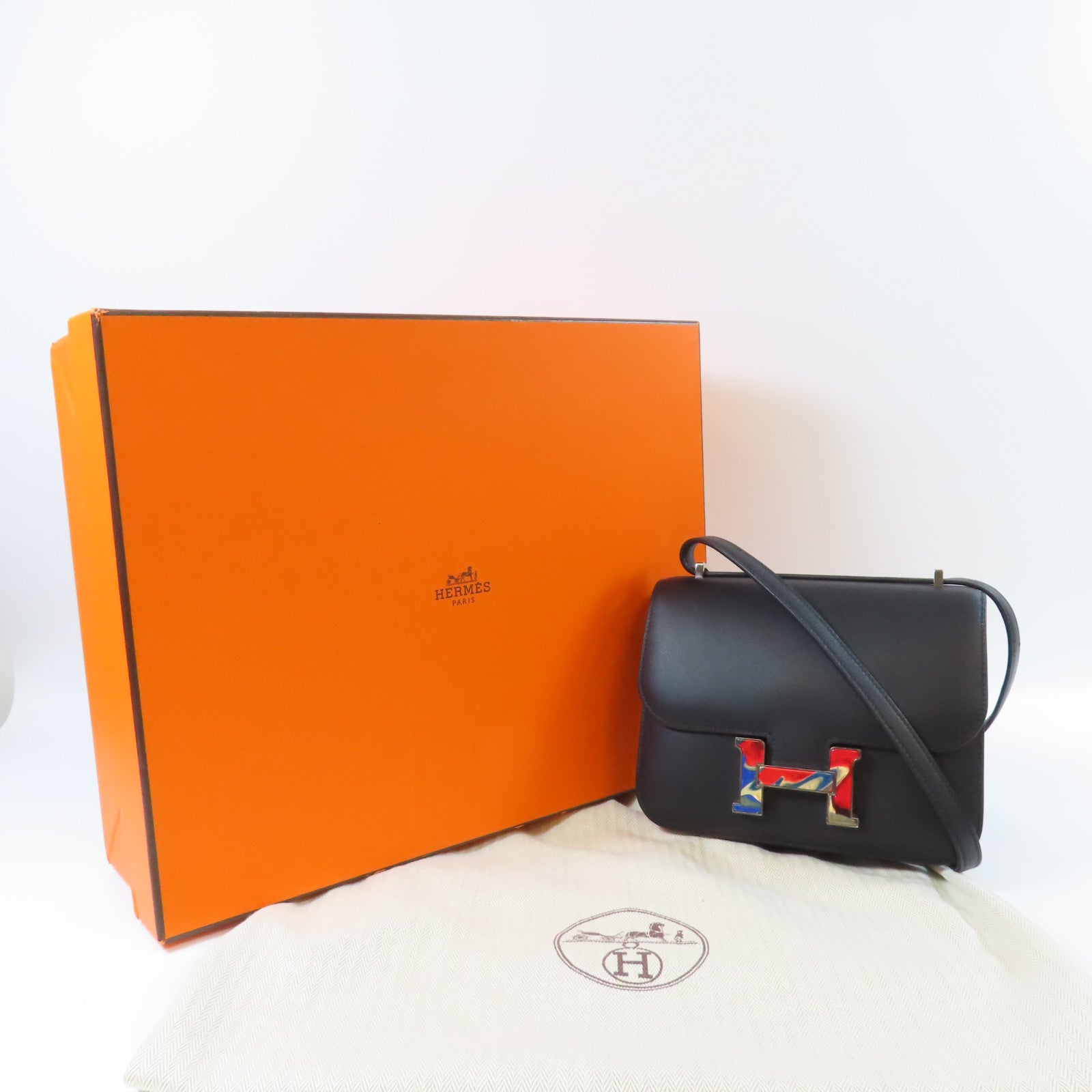 HERMES 【激減優惠】Swift皮革Constance Mini銀扣肩背袋黑色