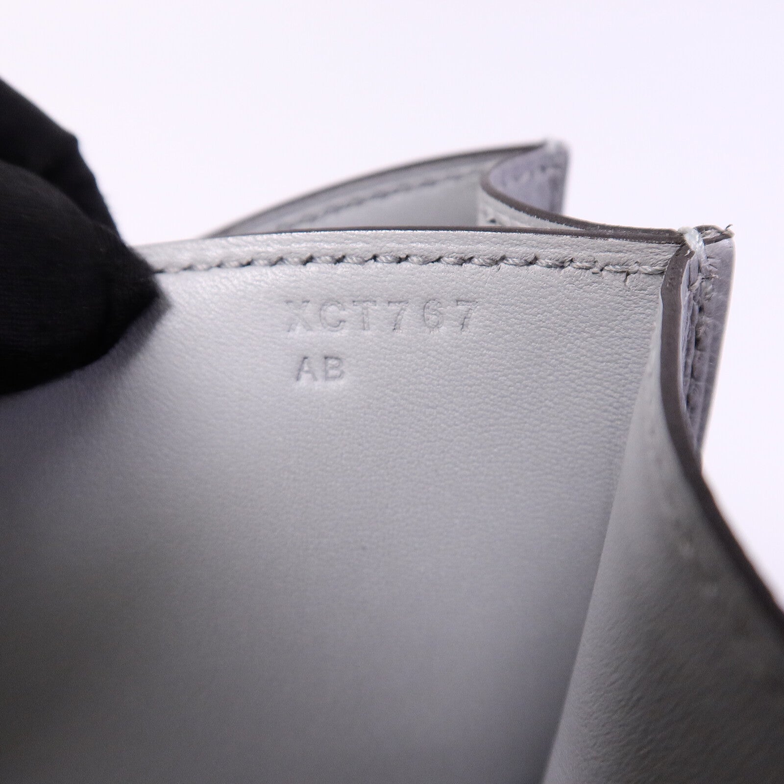 HERMES Epsom皮革Constance 24肩背袋Gris Mouette