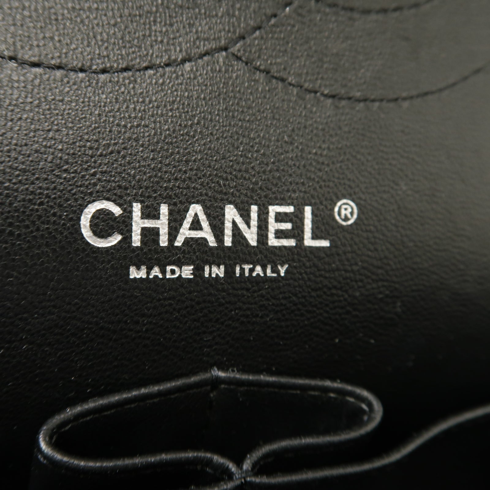 CHANEL 菱格漆皮皮革Classic銀扣鏈帶肩背袋黑色