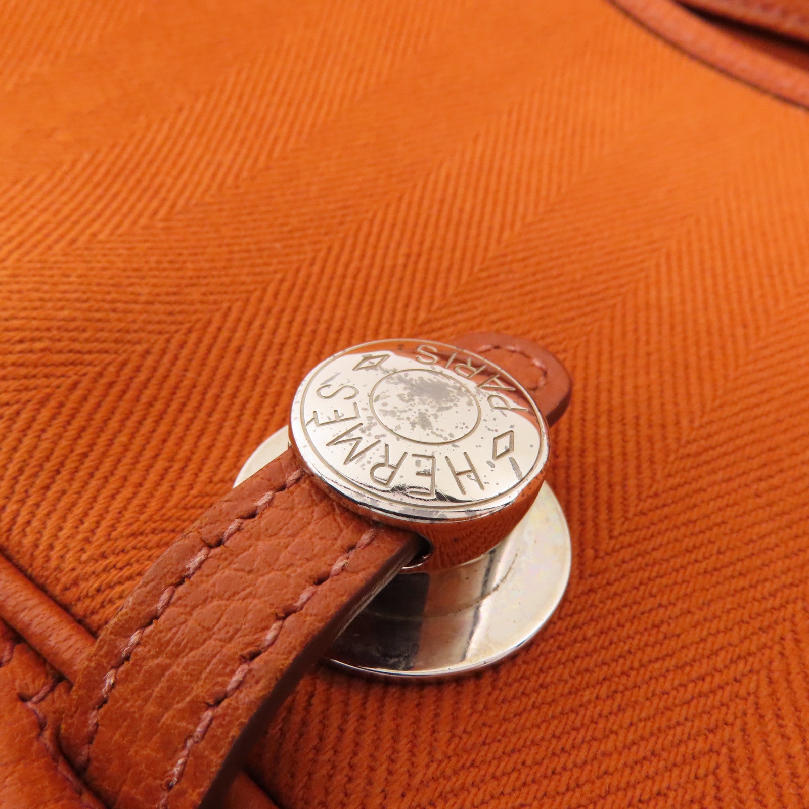 HERMES 帆布/牛皮皮革Sac Colorado銀扣肩背袋