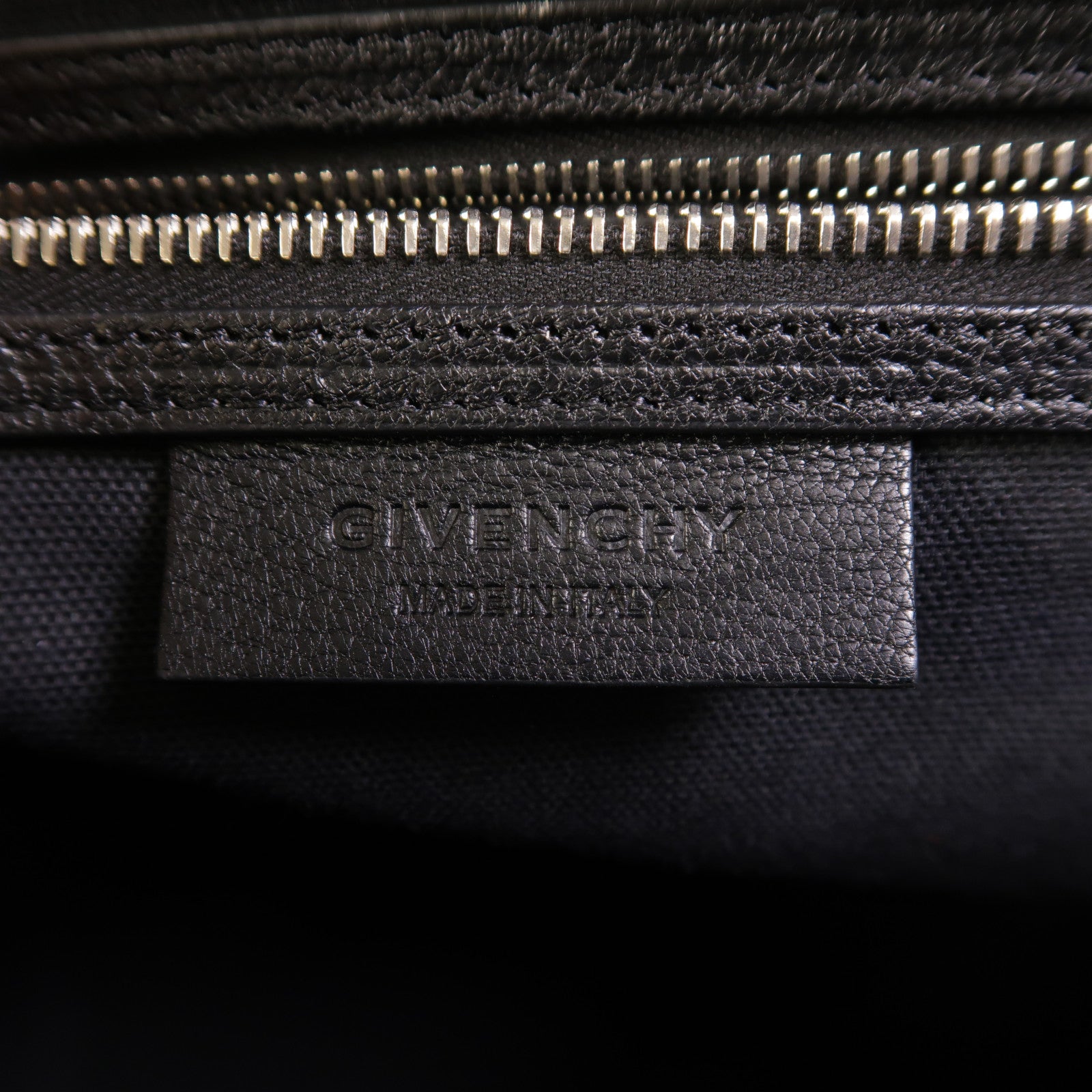 GIVENCHY 牛皮皮革Antigona銀扣手挽肩背兩用袋