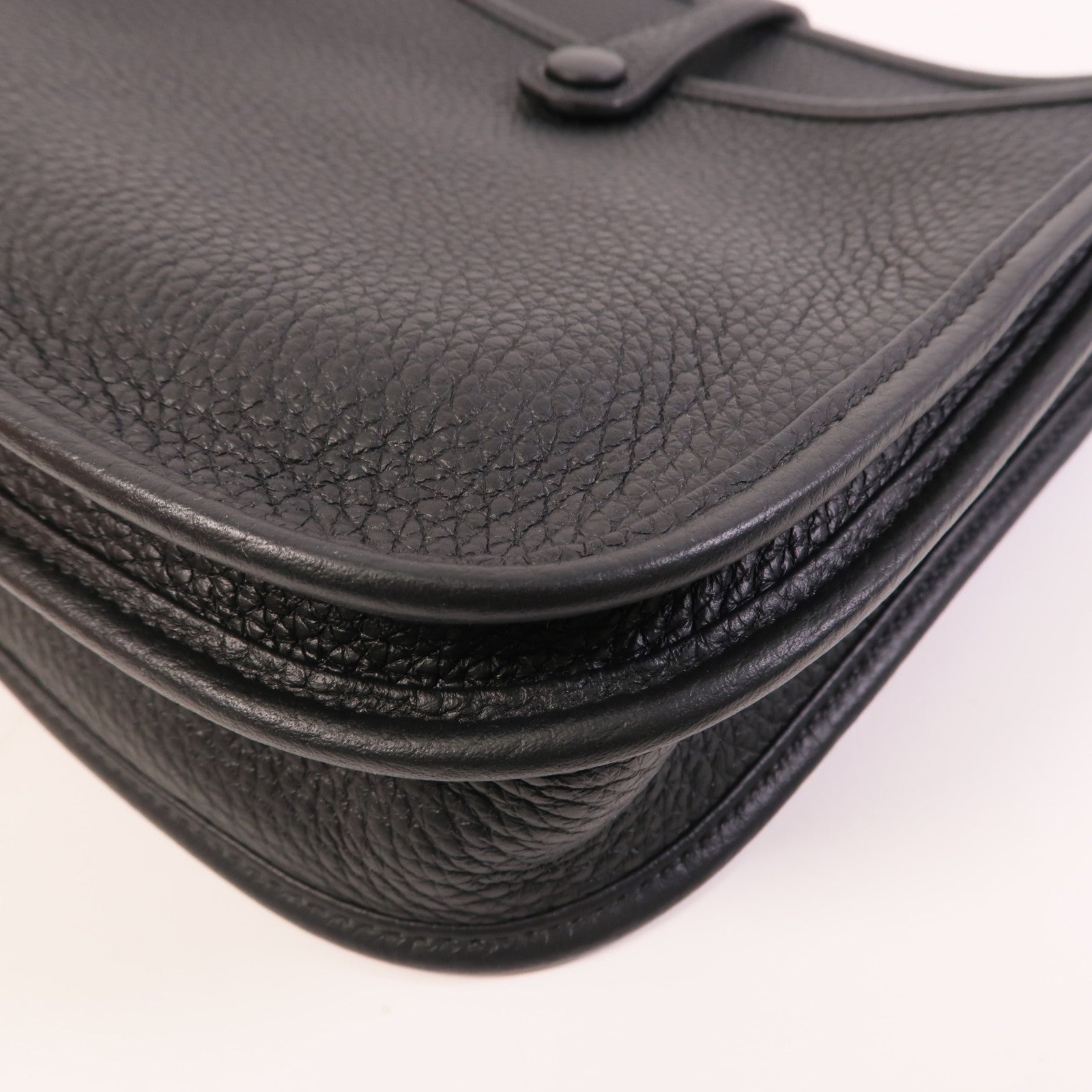 HERMES Clemence皮革Evelyne 23銀扣肩背袋Noir
