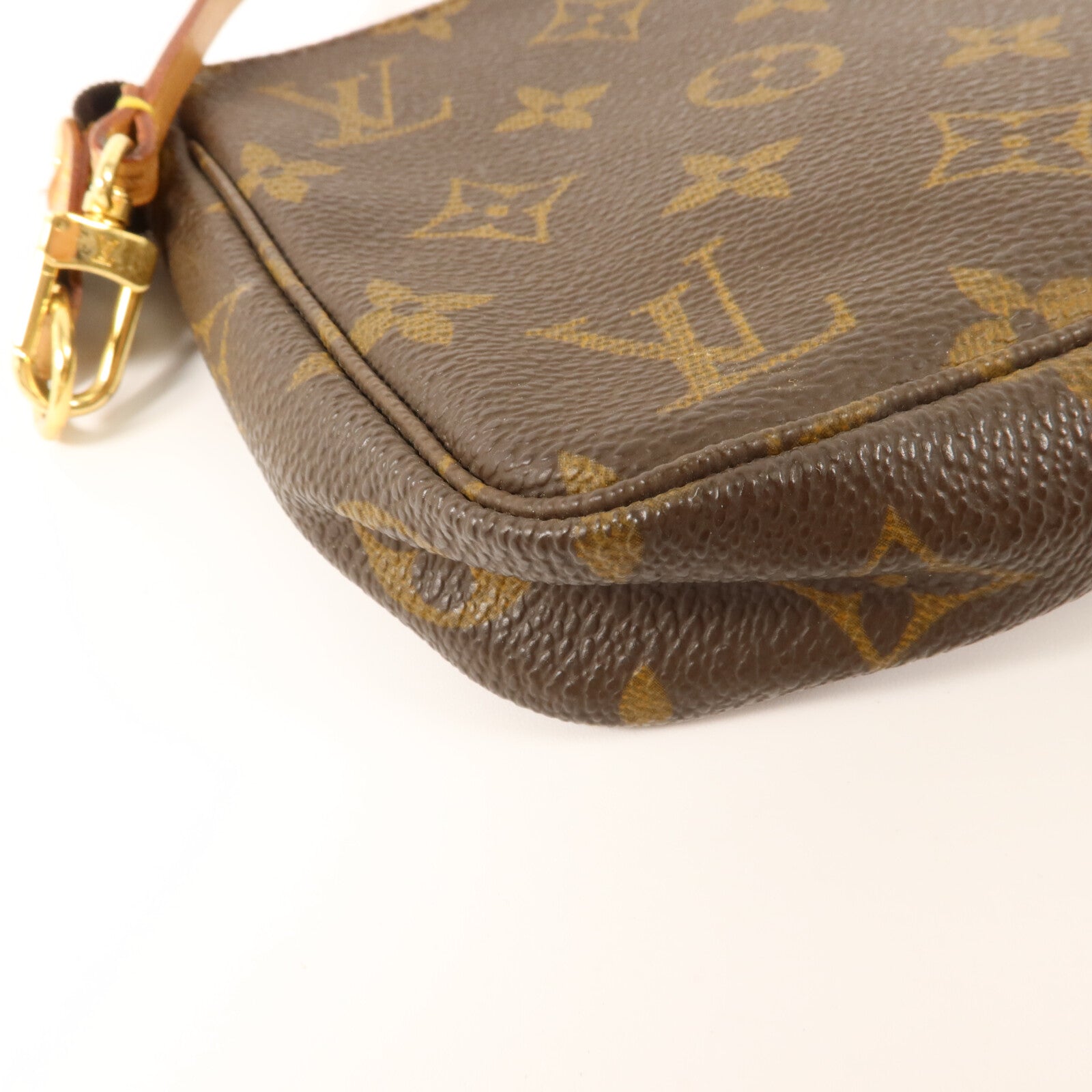 LOUIS VUITTON Monogram Pochette Accessoires金扣手挽袋棕色