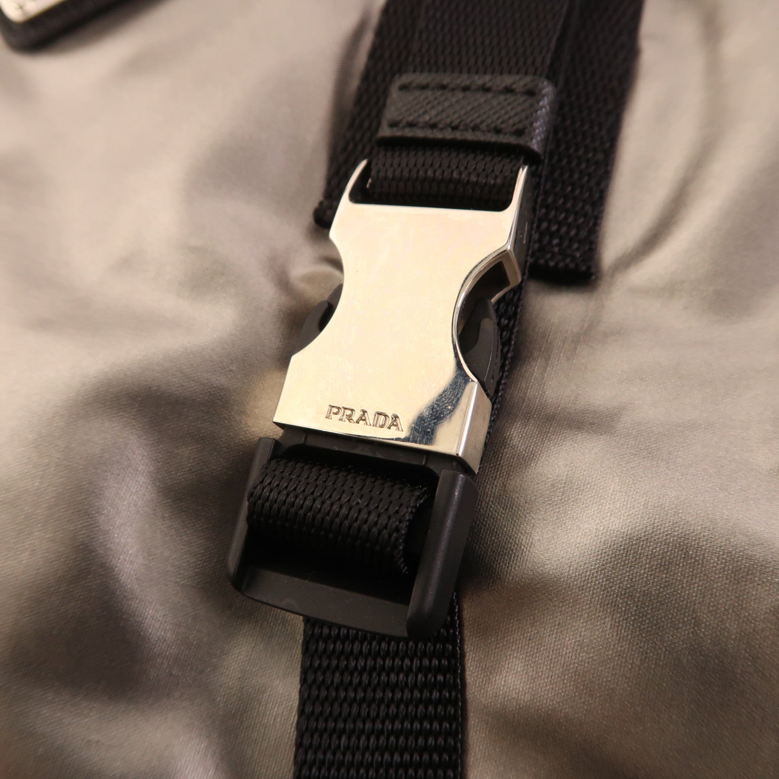 PRADA 尼龍Shoulder Tote銀扣肩背袋/手挽袋