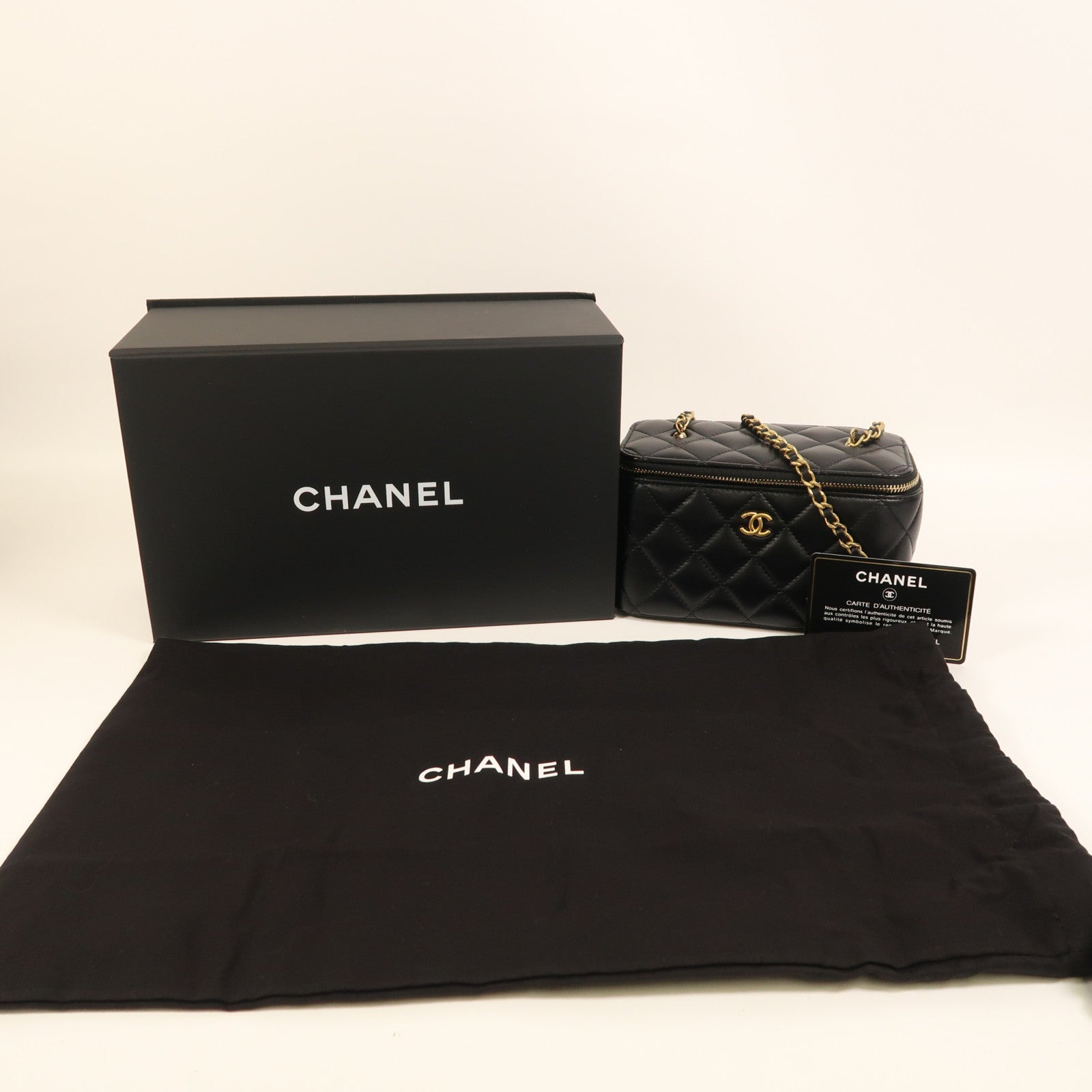 CHANEL 羊皮皮革Vanity Case金扣鏈帶肩背袋