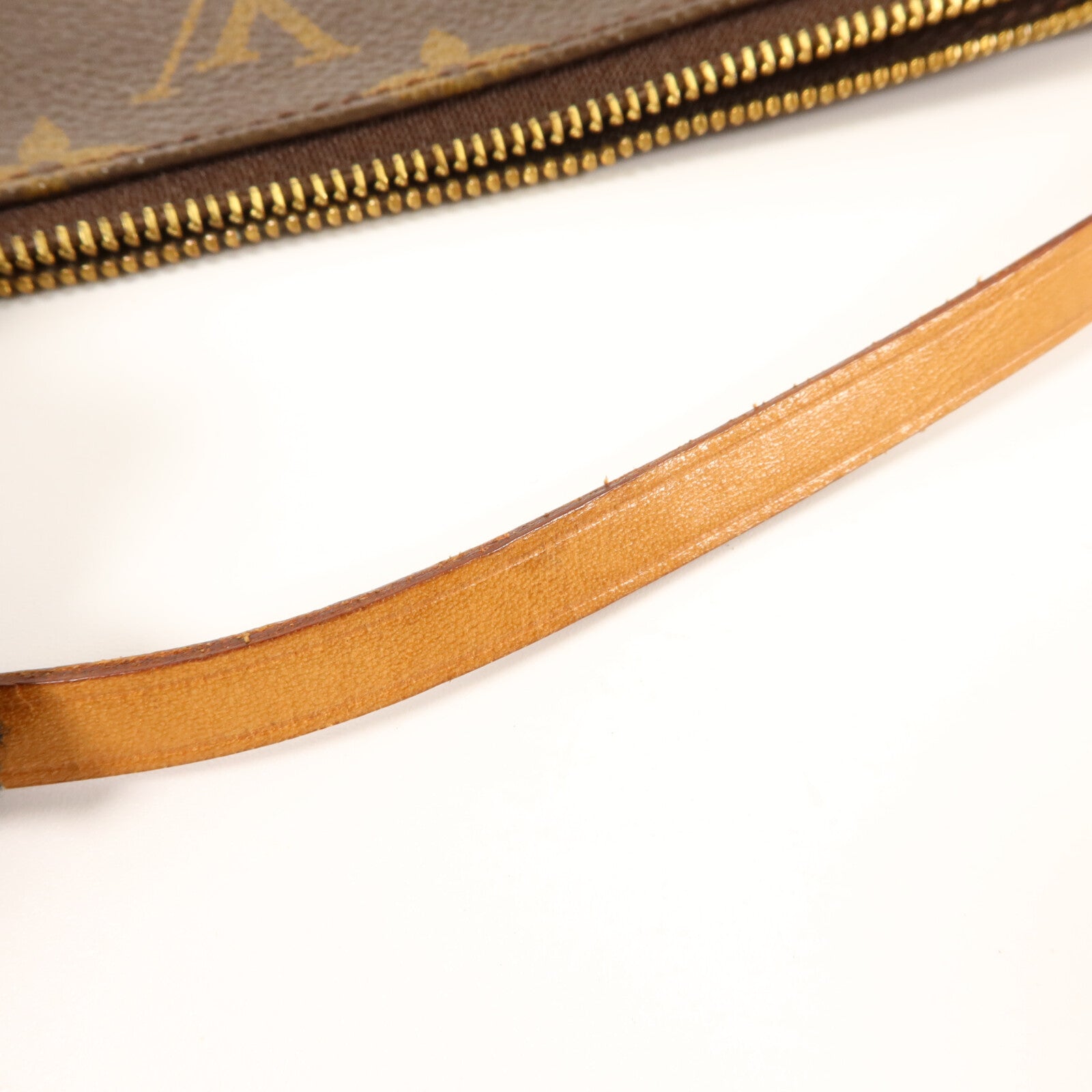 LOUIS VUITTON Monogram Pochette Accessoires金扣手挽袋棕色