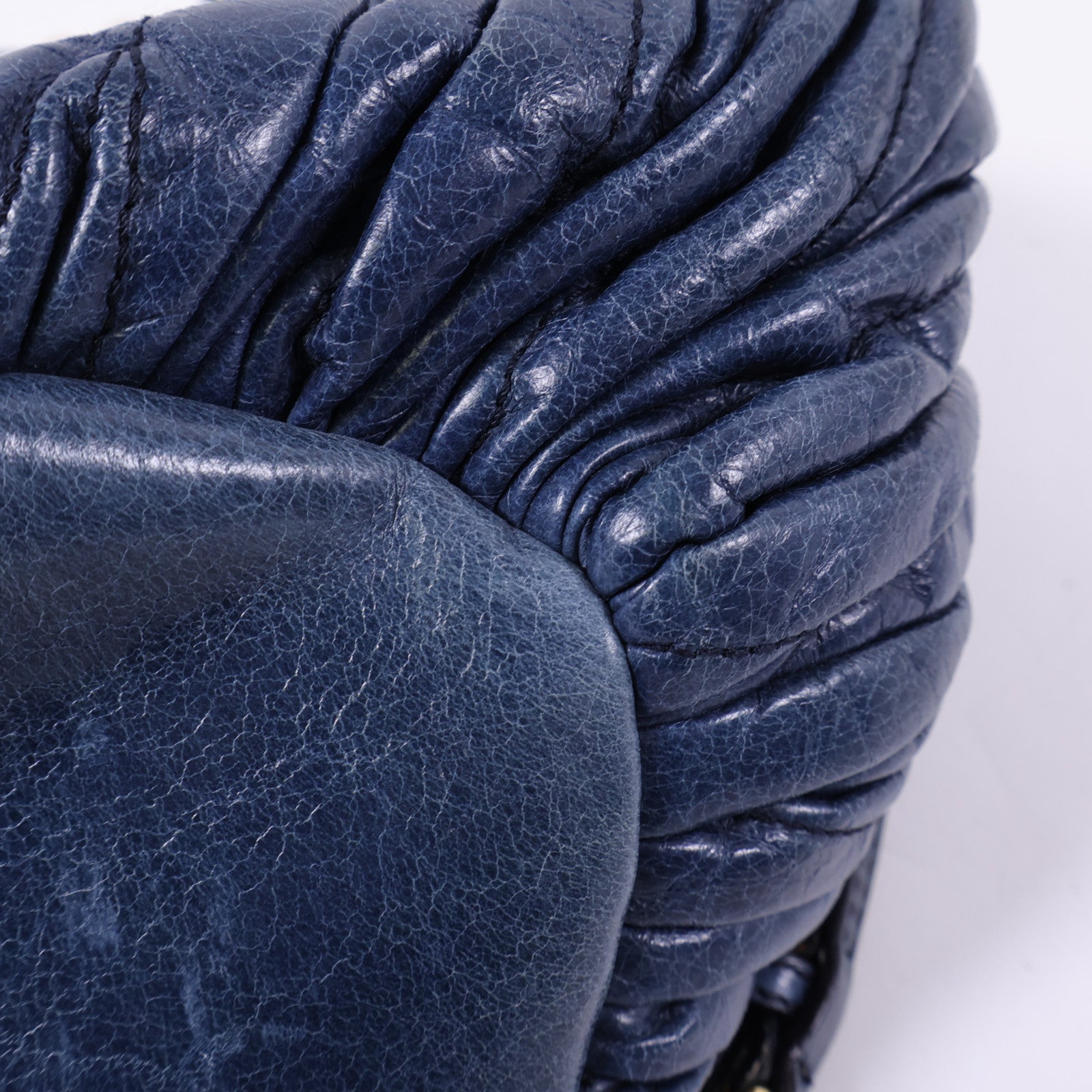 Miu Miu 牛皮皮革Chain Shoulder金扣鏈帶肩背袋