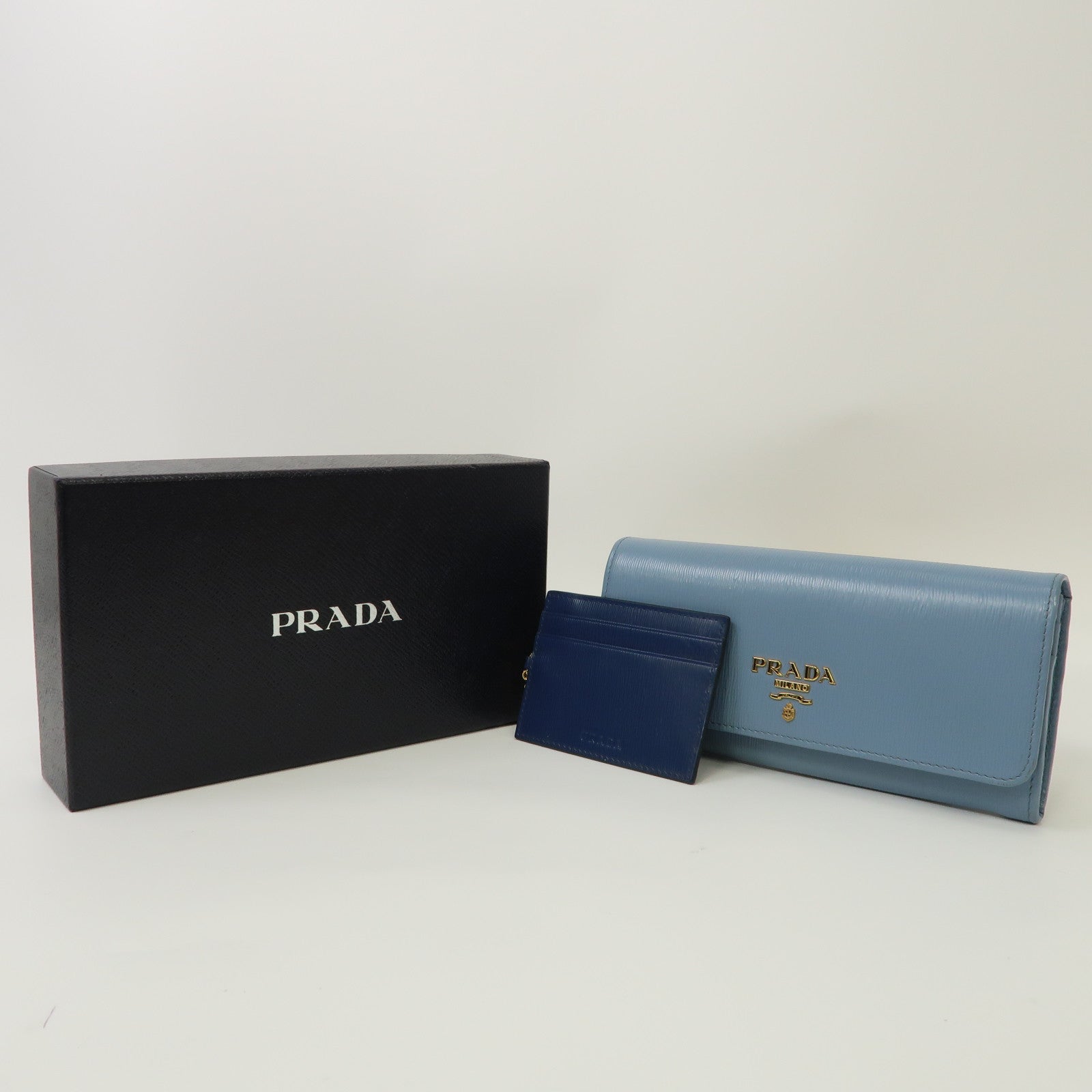 PRADA 【激減優惠】牛皮皮革Long Wallet金扣長錢包淺藍色