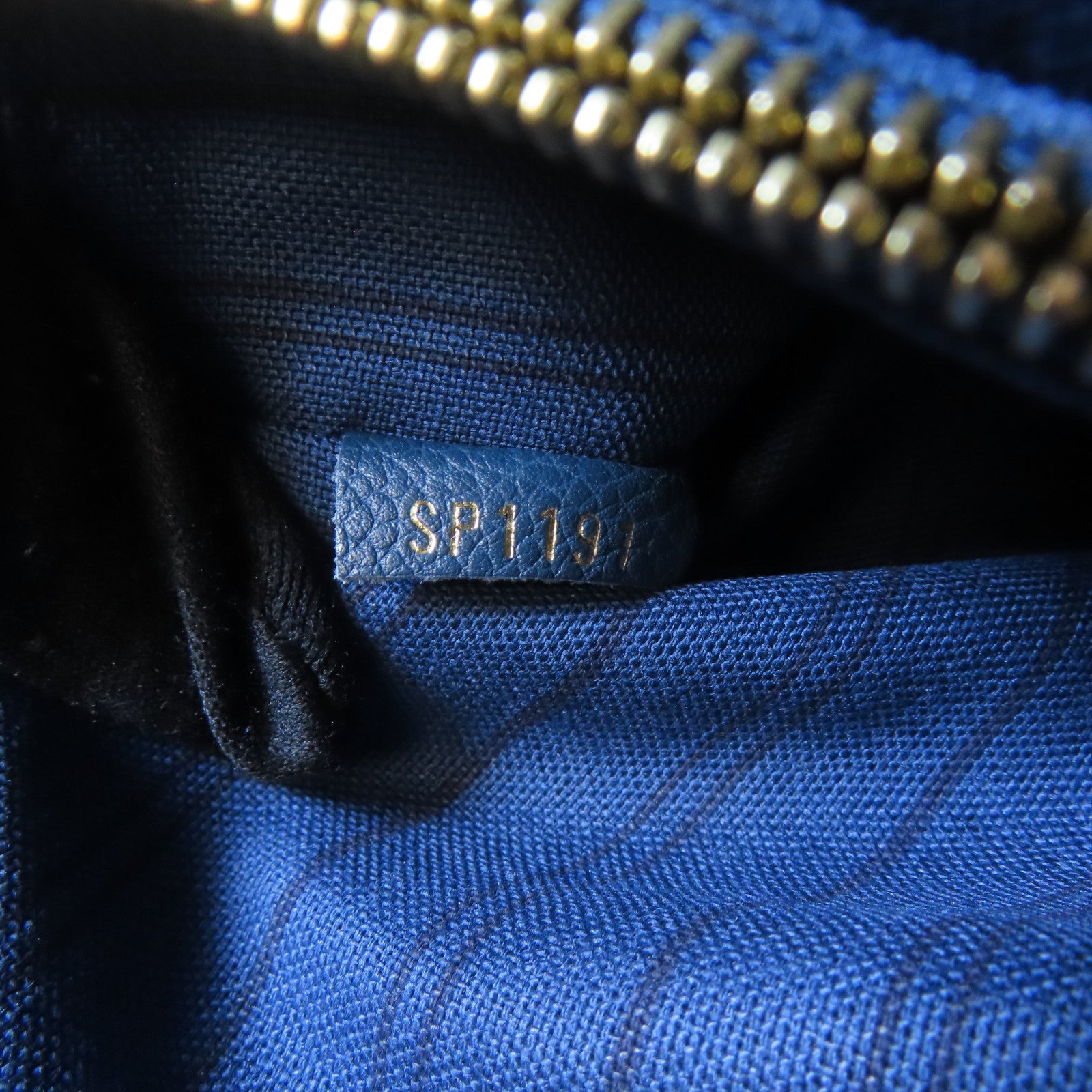 LOUIS VUITTON Monogram Empreinte Lumineuse PM金扣手挽肩背兩用袋藍色