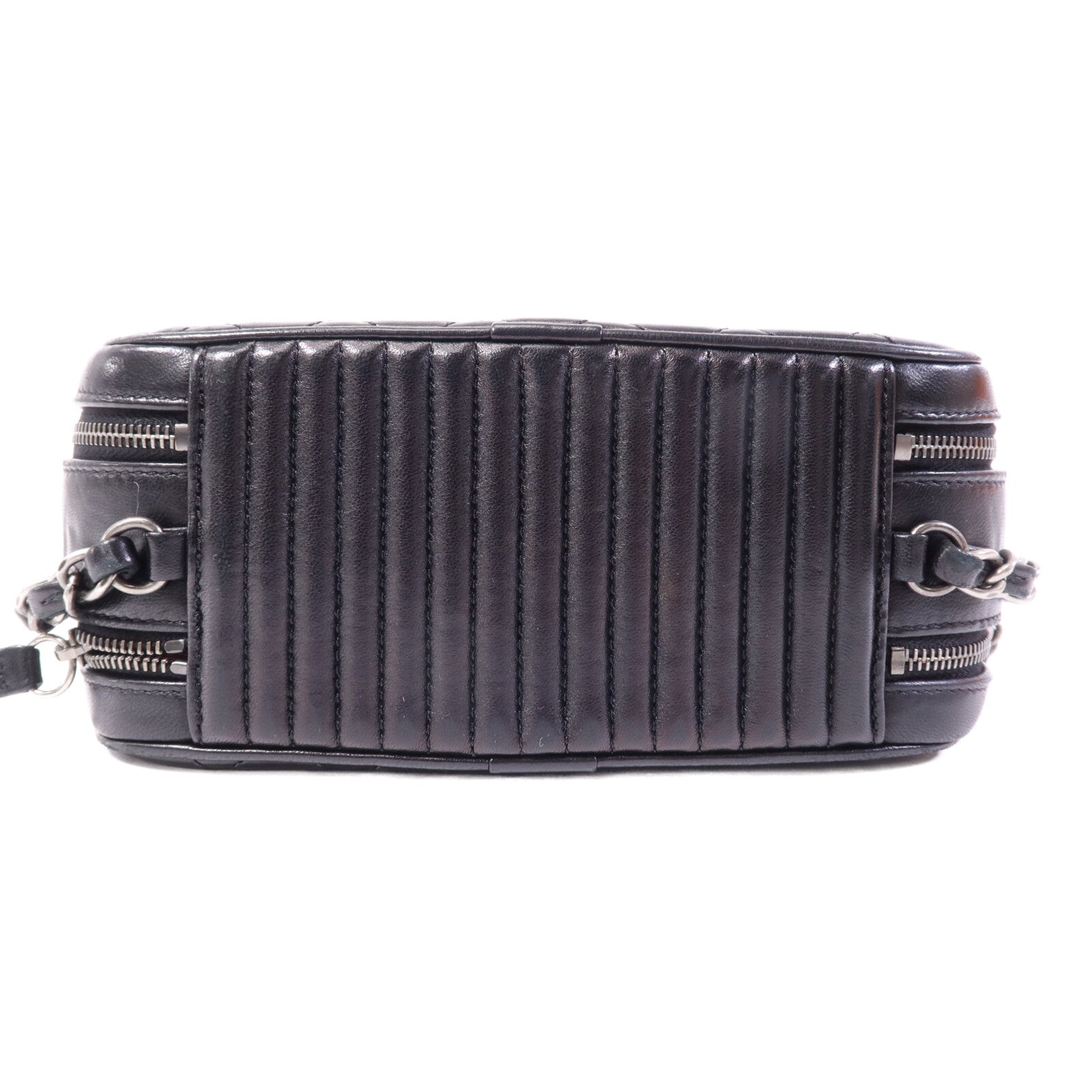 CHANEL 牛皮皮革Coco Boy Camera Bag銀扣鏈帶肩背袋