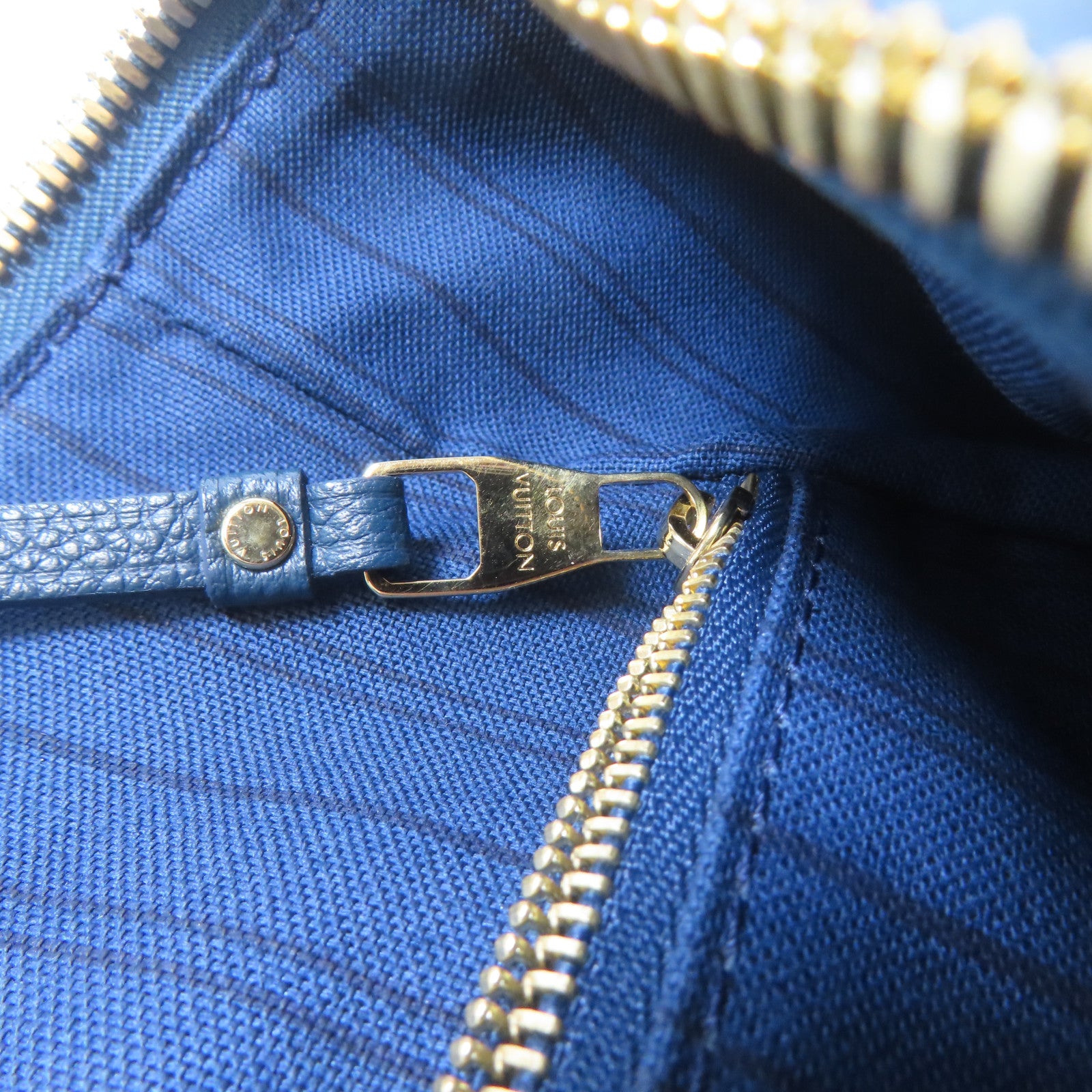 LOUIS VUITTON Monogram Empreinte Lumineuse PM金扣手挽肩背兩用袋藍色