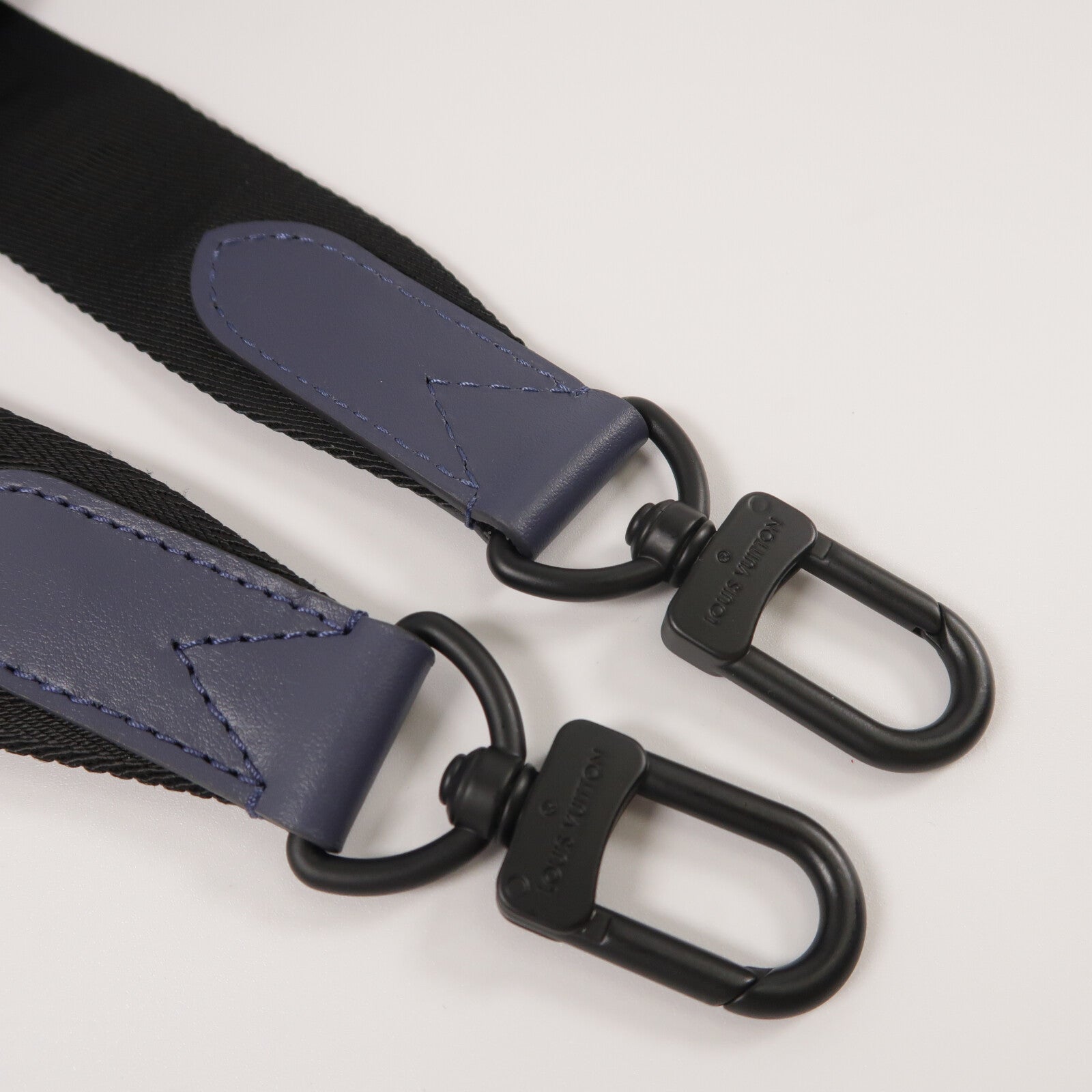 LOUIS VUITTON Monogram Shadow Duo Messenger肩背袋