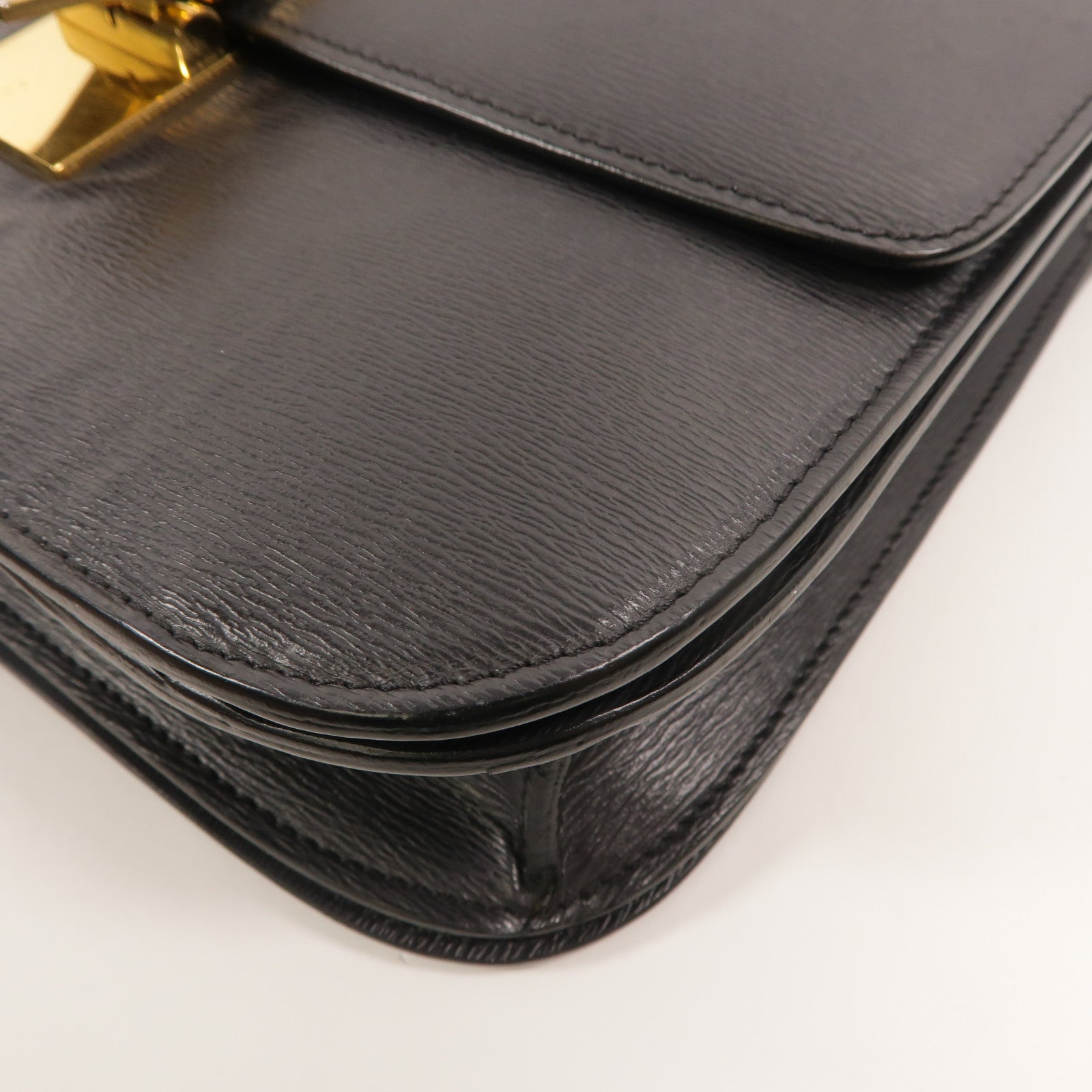 CELINE 【激減優惠】牛皮皮革Classic Box Medium肩背袋