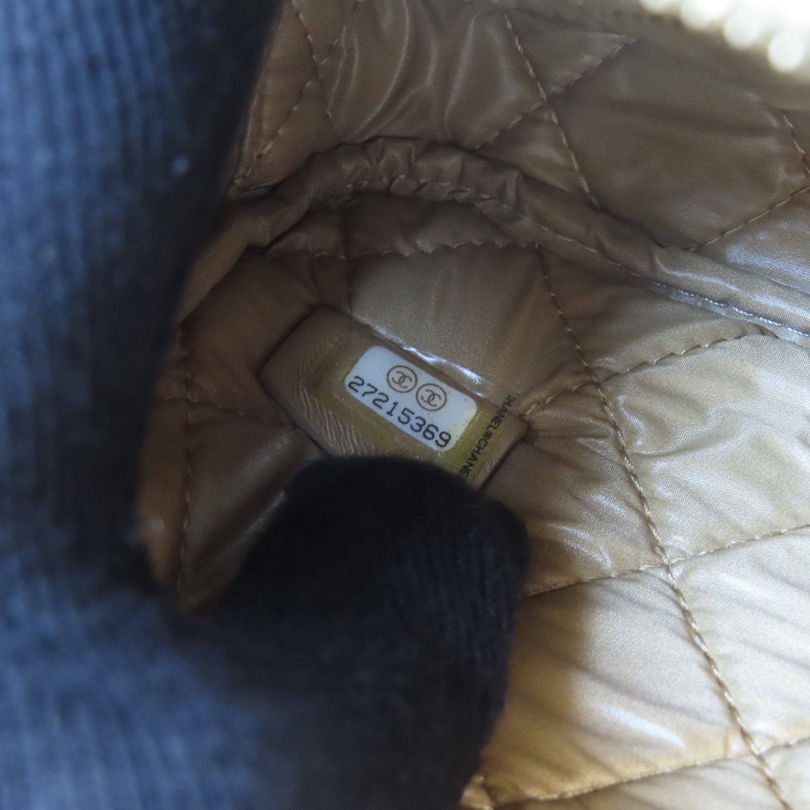 CHANEL (PRICE DOWN) Quilted CC GHW Pouch Bag Lambskin Leather Gold