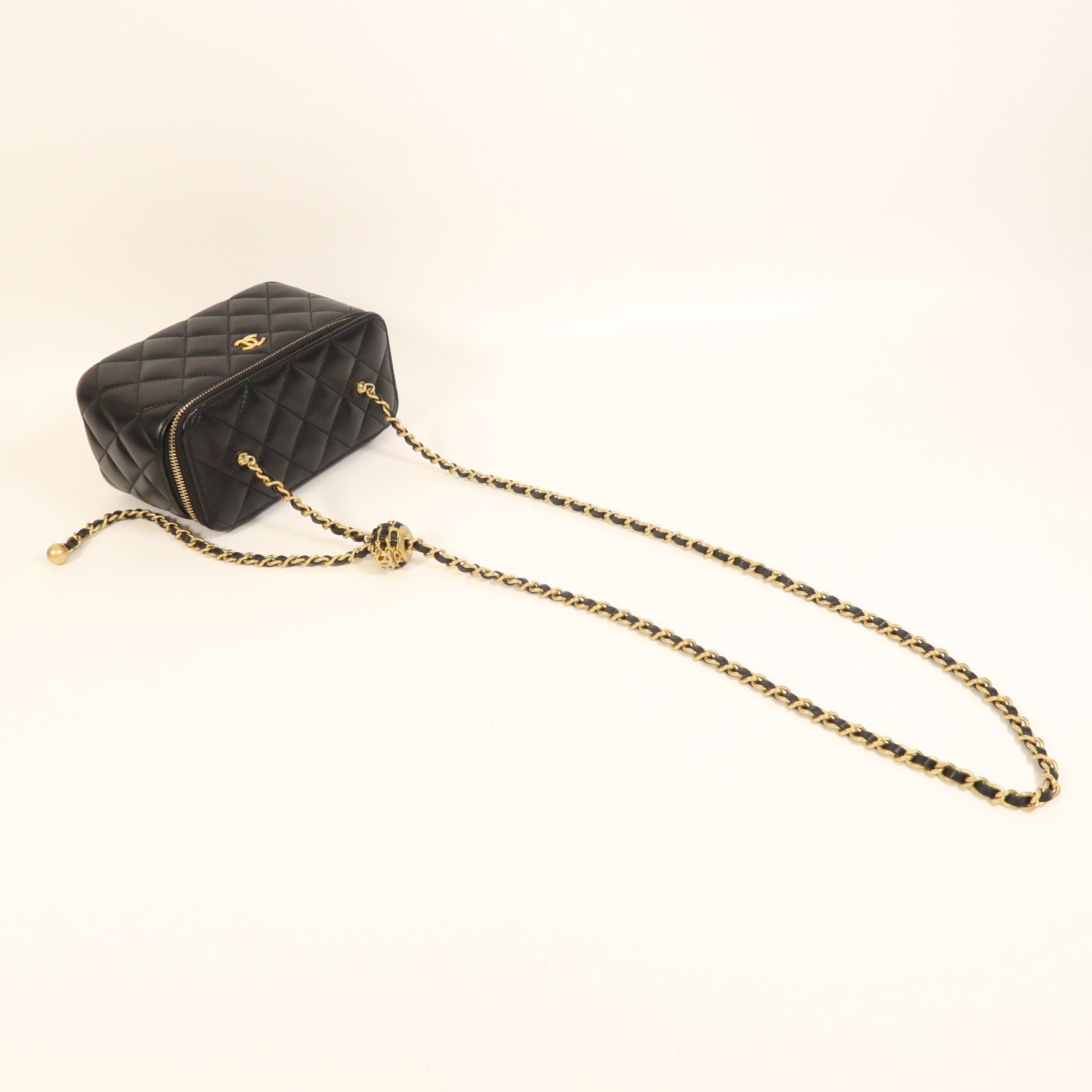 CHANEL 羊皮皮革Vanity Case金扣鏈帶肩背袋