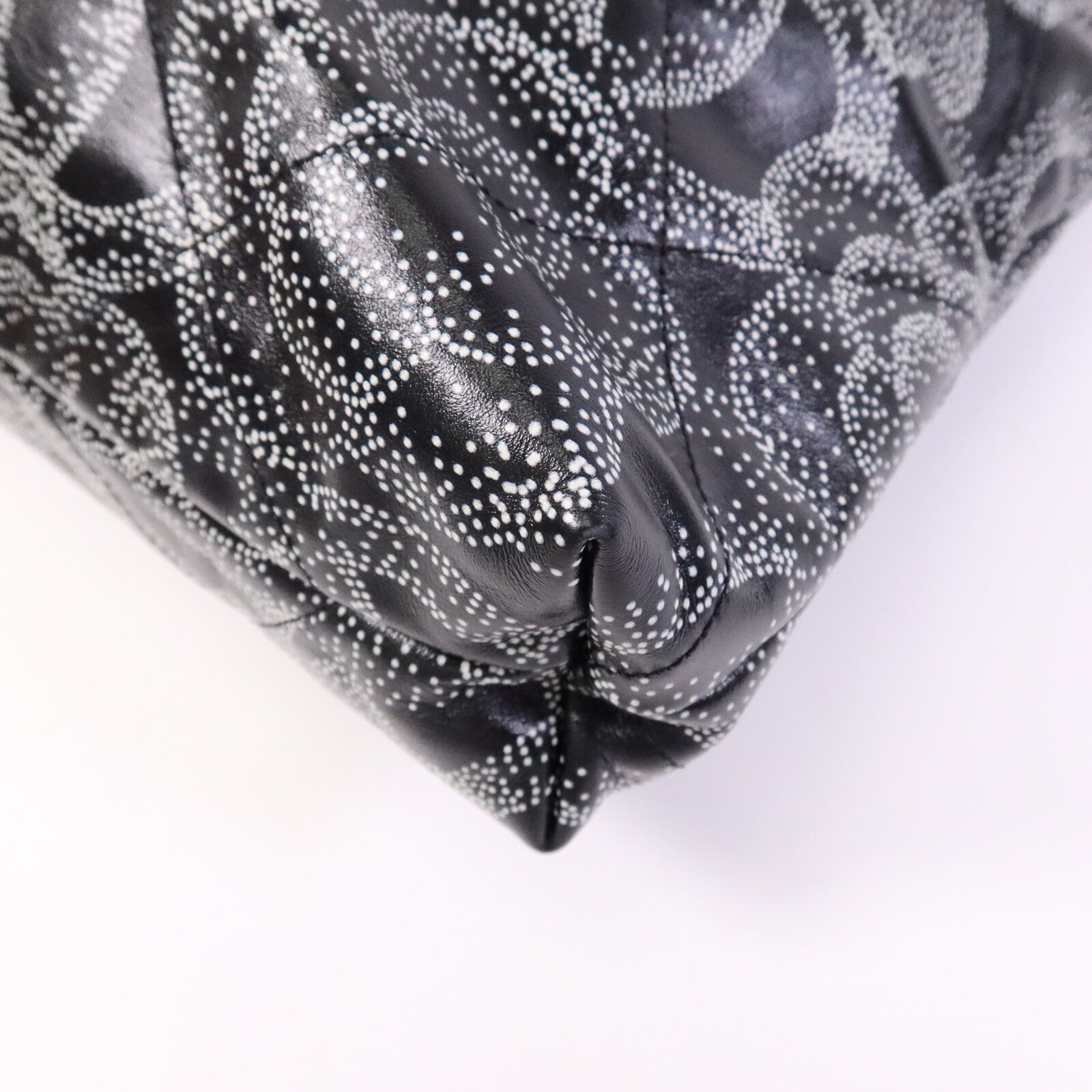 CHANEL 牛皮皮革C22 Medium Limited Edition銀扣鏈帶肩背袋