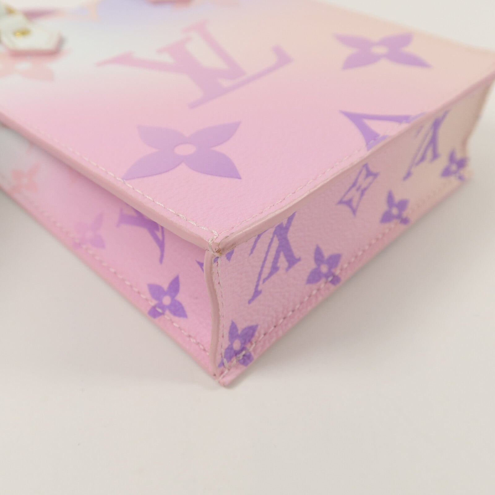 LOUIS VUITTON Monogram Giant Petit Sac Plat Spring in the City手挽肩背兩用袋
