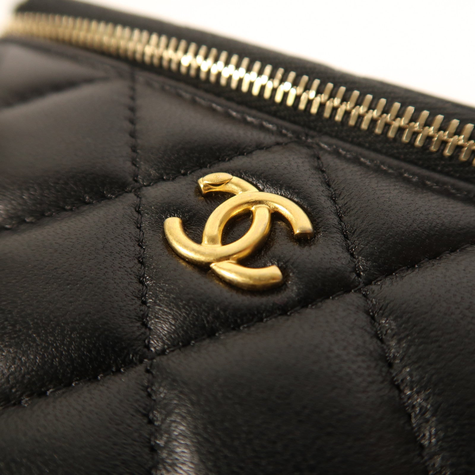 CHANEL 羊皮皮革Vanity Case金扣鏈帶肩背袋