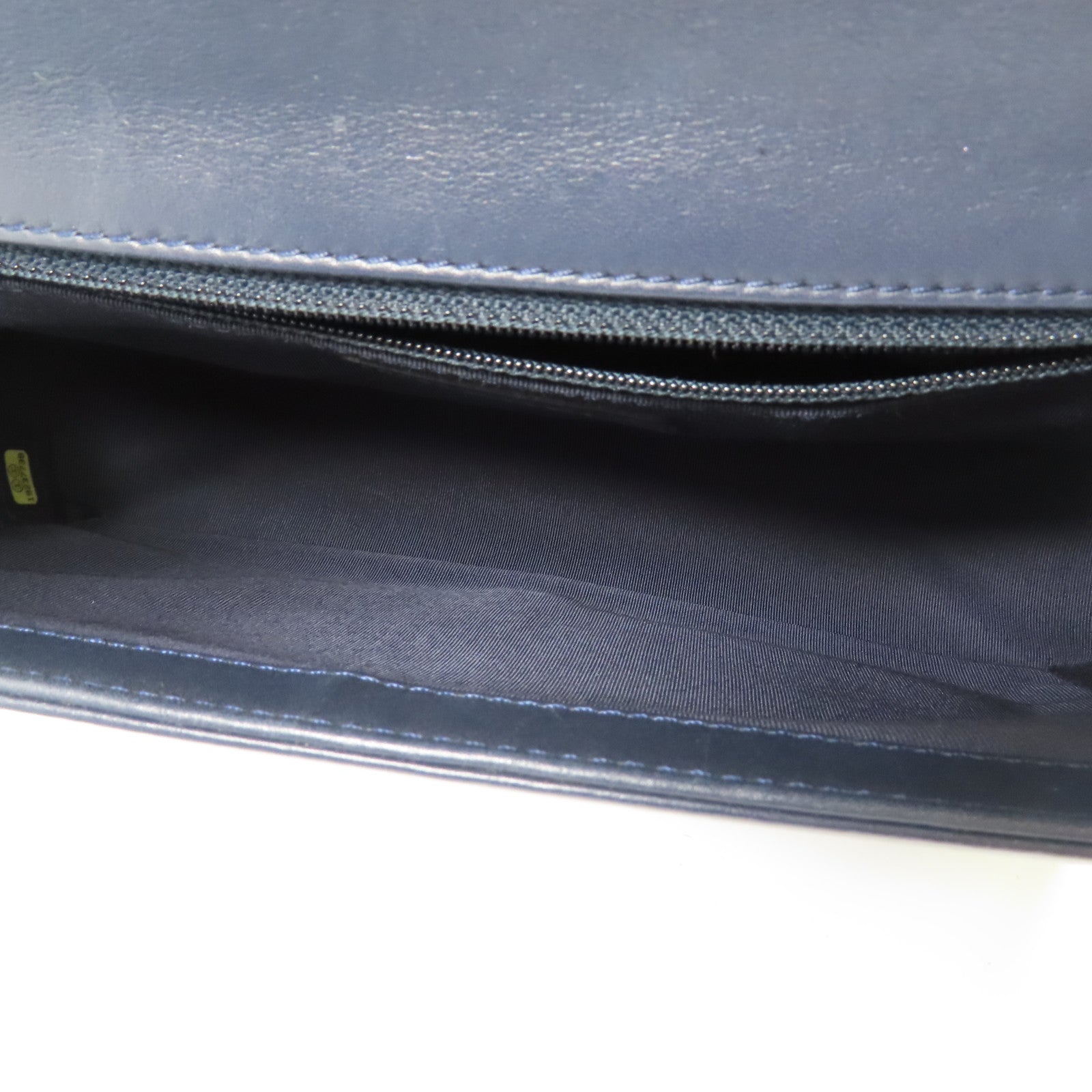 CHANEL 牛皮皮革Boy 28cm銀扣鏈帶肩背袋