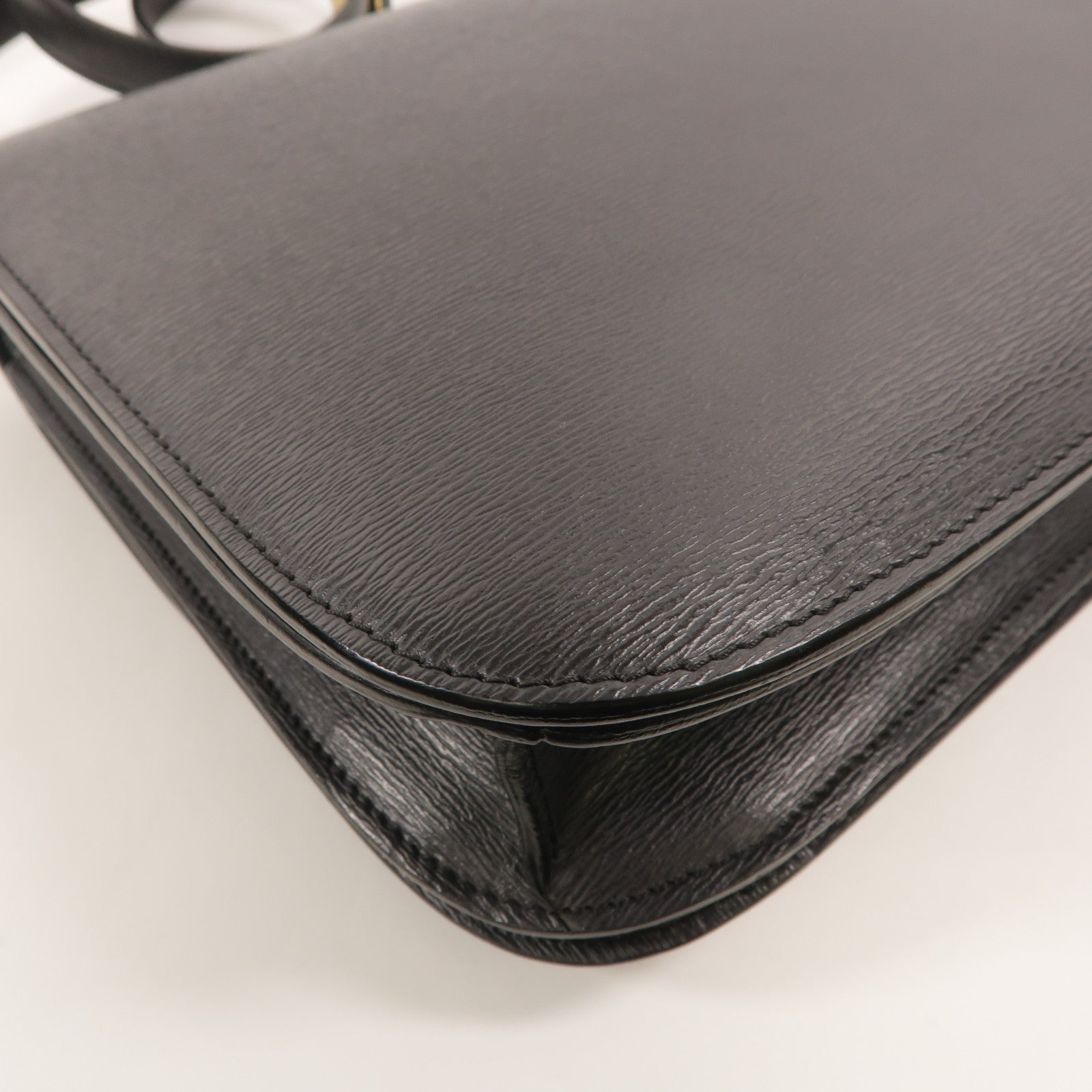 CELINE 【激減優惠】牛皮皮革Classic Box Medium肩背袋