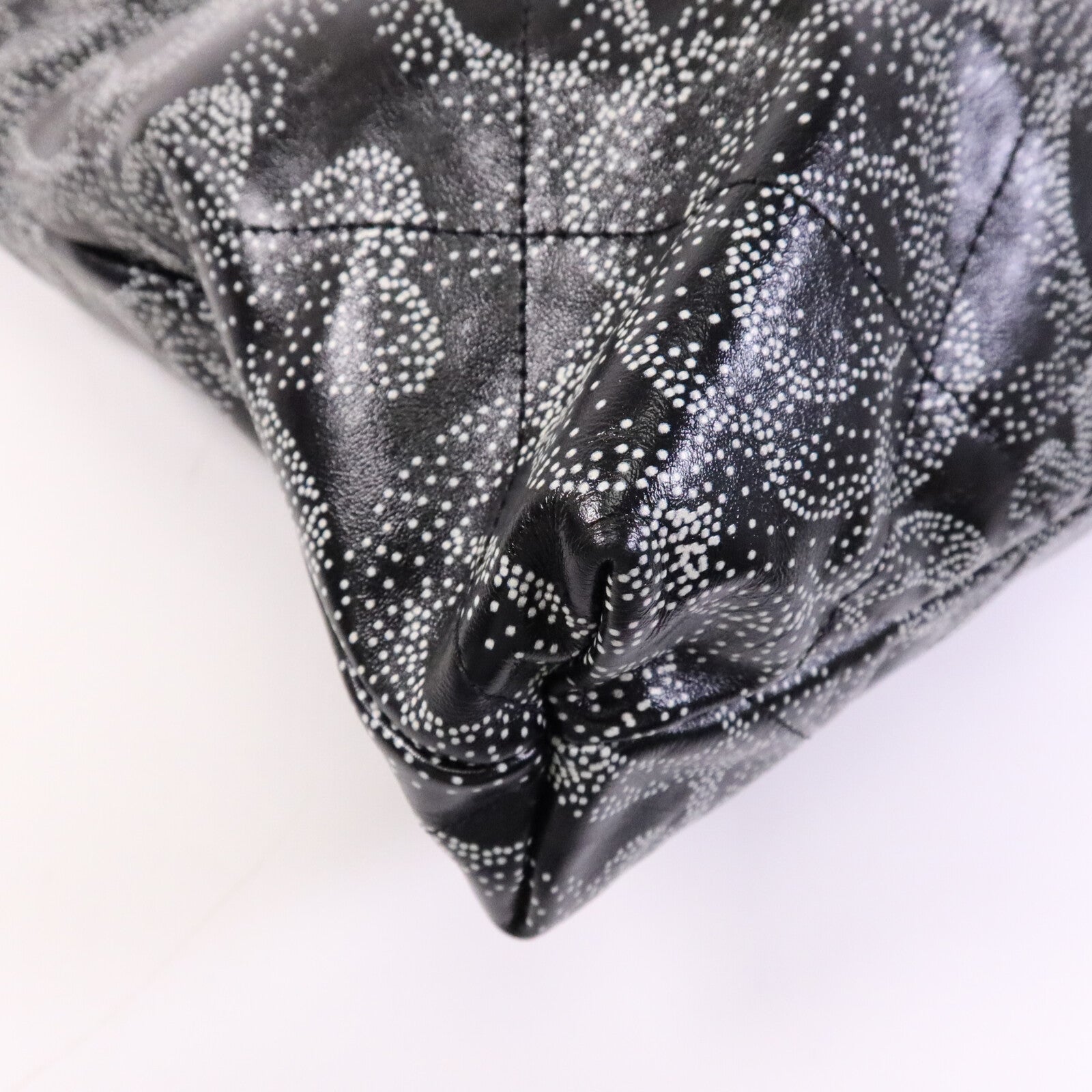 CHANEL 牛皮皮革C22 Medium Limited Edition銀扣鏈帶肩背袋