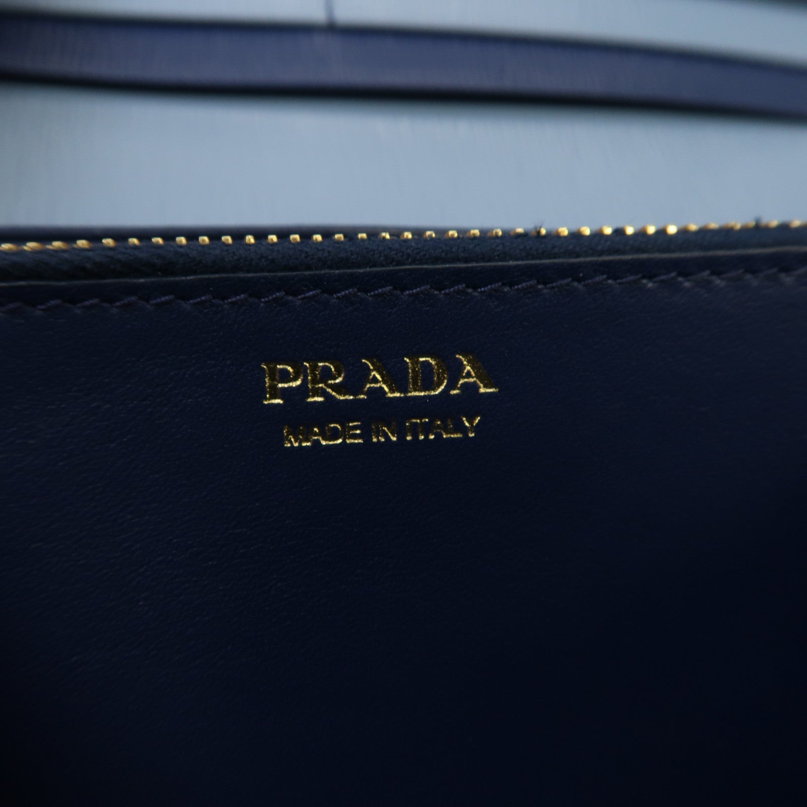 PRADA 【激減優惠】牛皮皮革Long Wallet金扣長錢包淺藍色