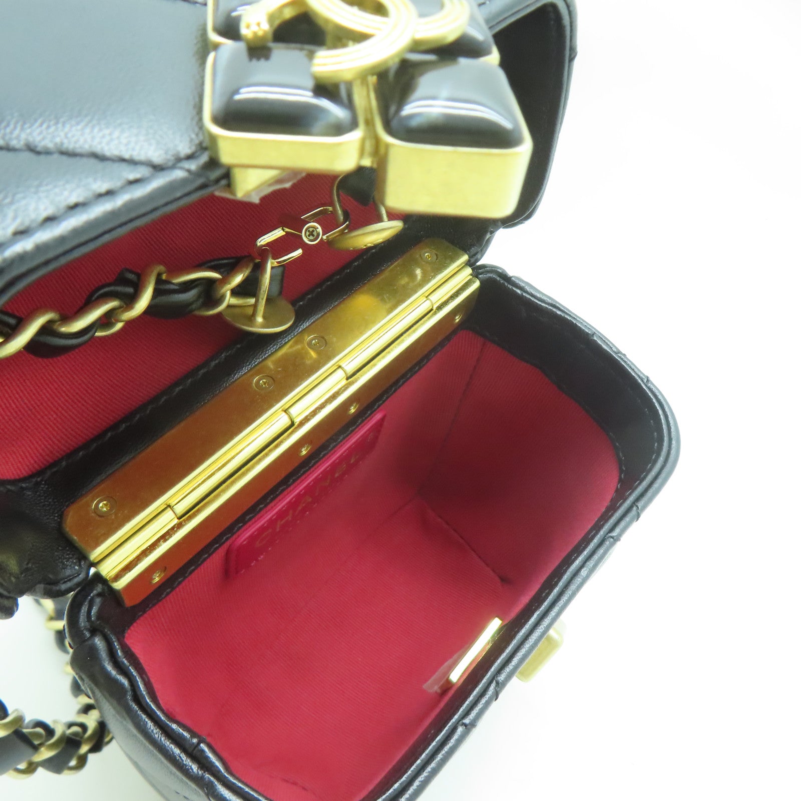 CHANEL 【激減優惠】菱格羊皮皮革Plexi Box Bag金扣鏈帶肩背袋黑色