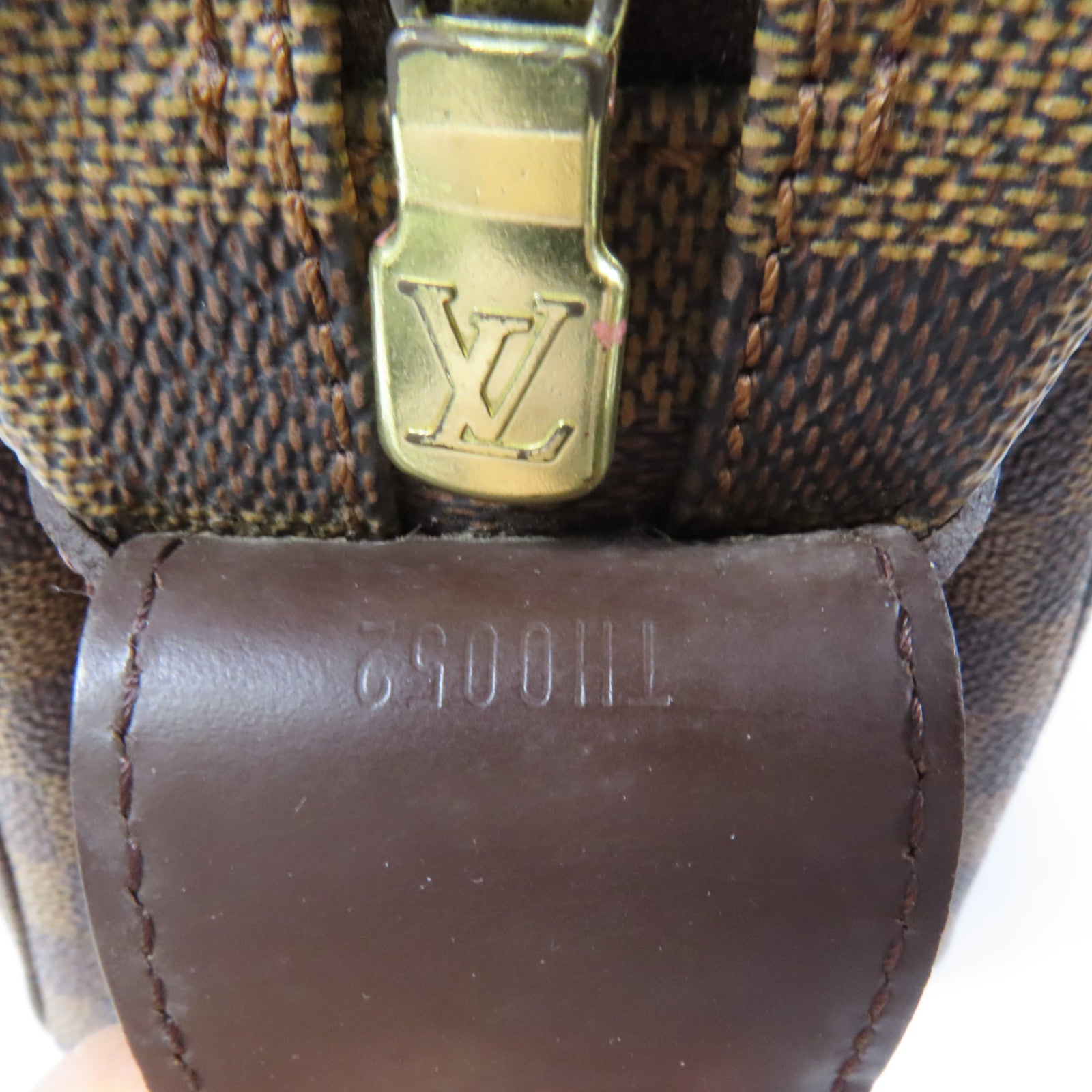 LOUIS VUITTON Damier Naviglio金扣肩背袋
