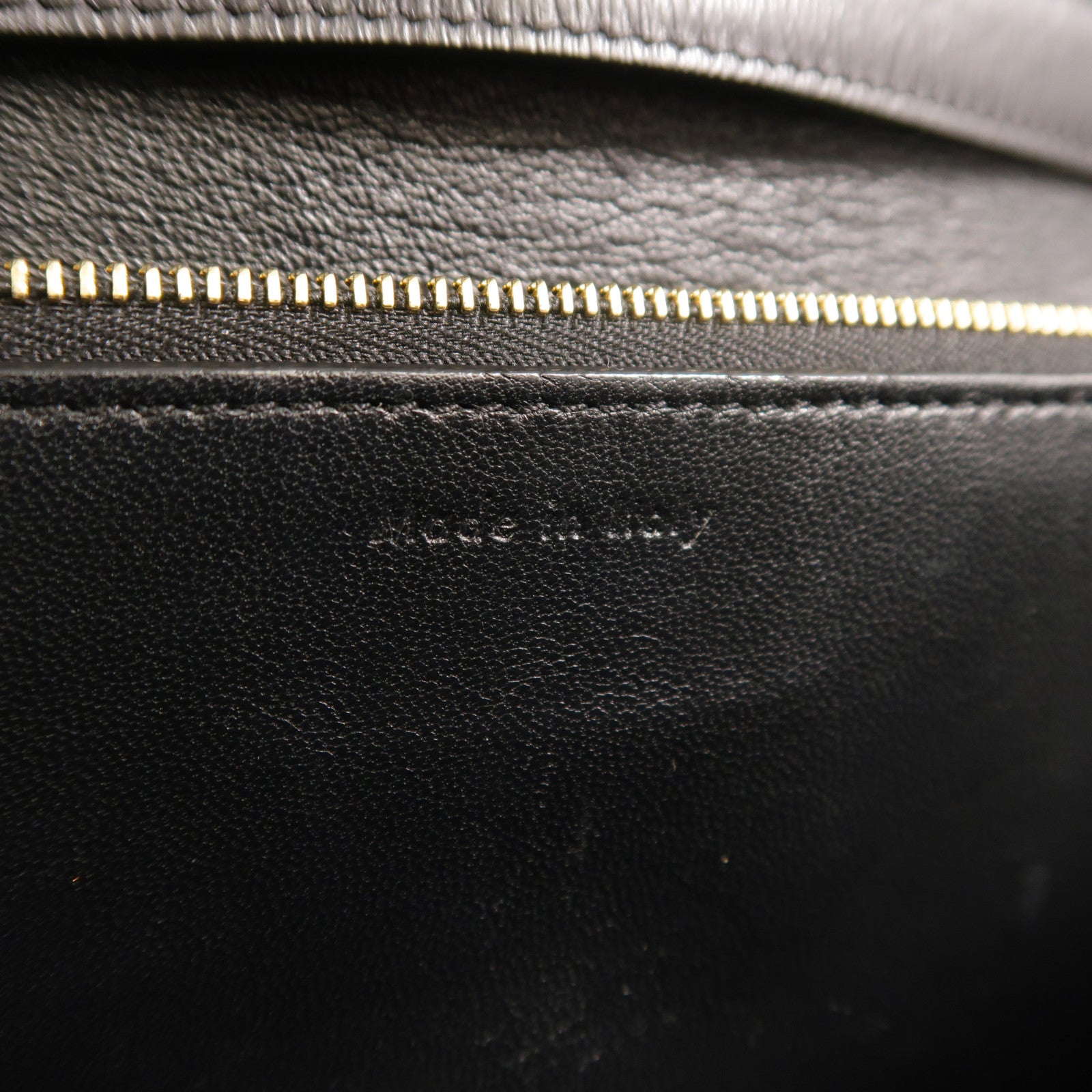 CELINE 【激減優惠】牛皮皮革Classic Box Medium肩背袋