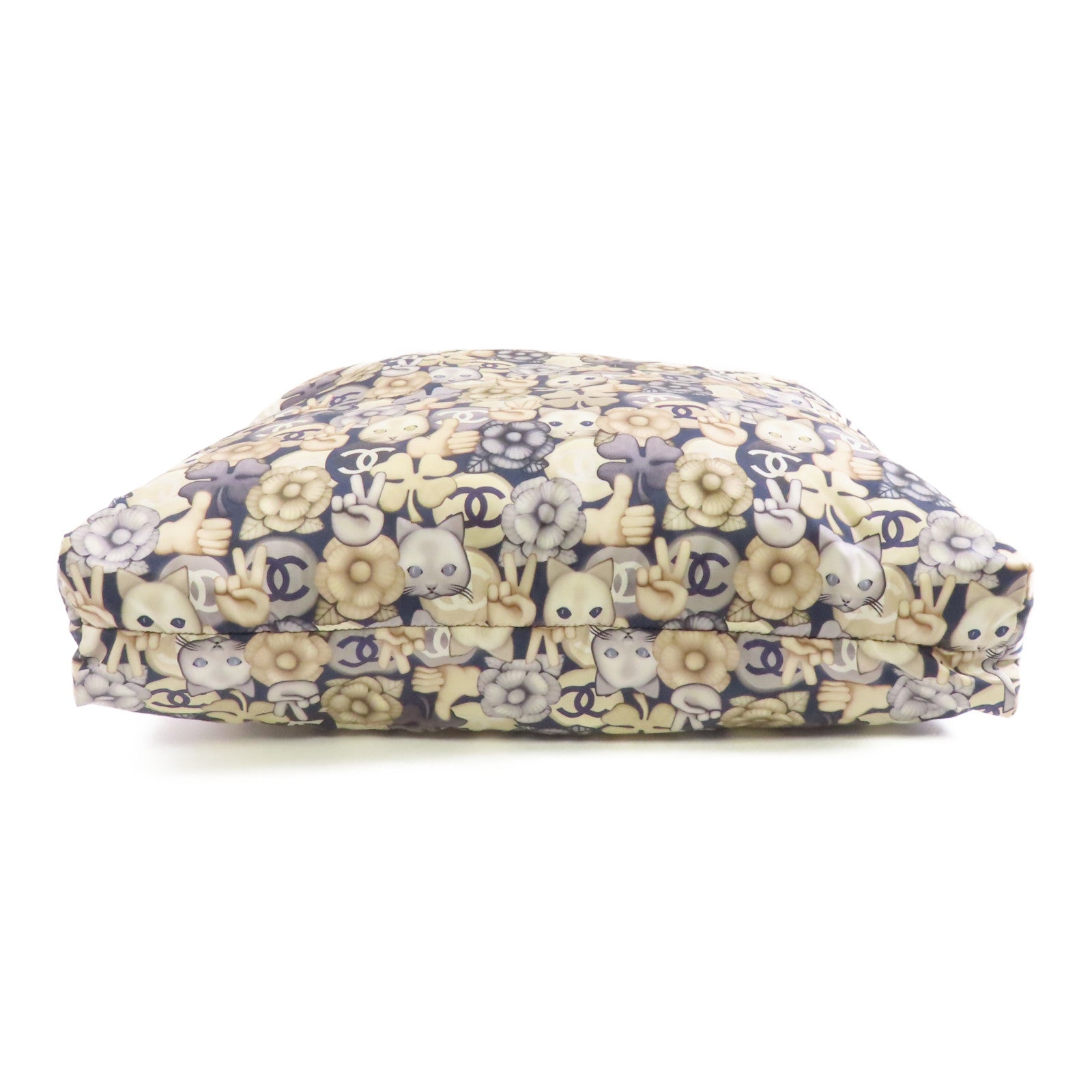 CHANEL 【激減優惠】菱格尼龍Tote Bag金扣肩背袋米色/深藍色