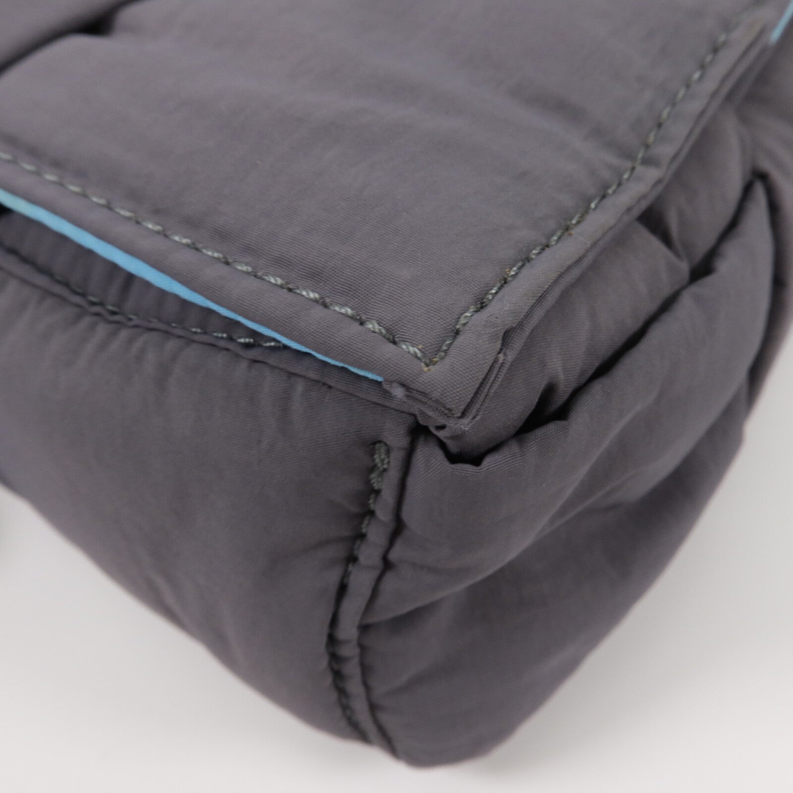 BOTTEGA VENETA 尼龍Padded Tech Cassette Bag肩背袋