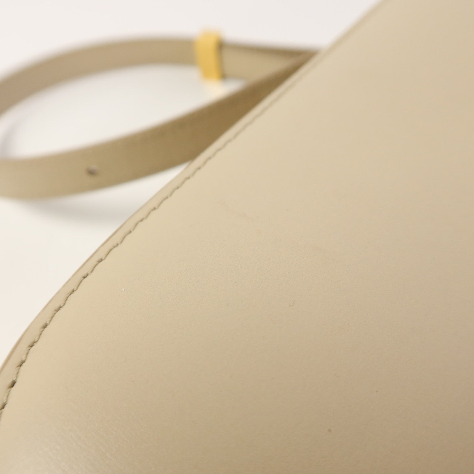 CELINE 牛皮皮革Classic Box Medium金扣肩背袋