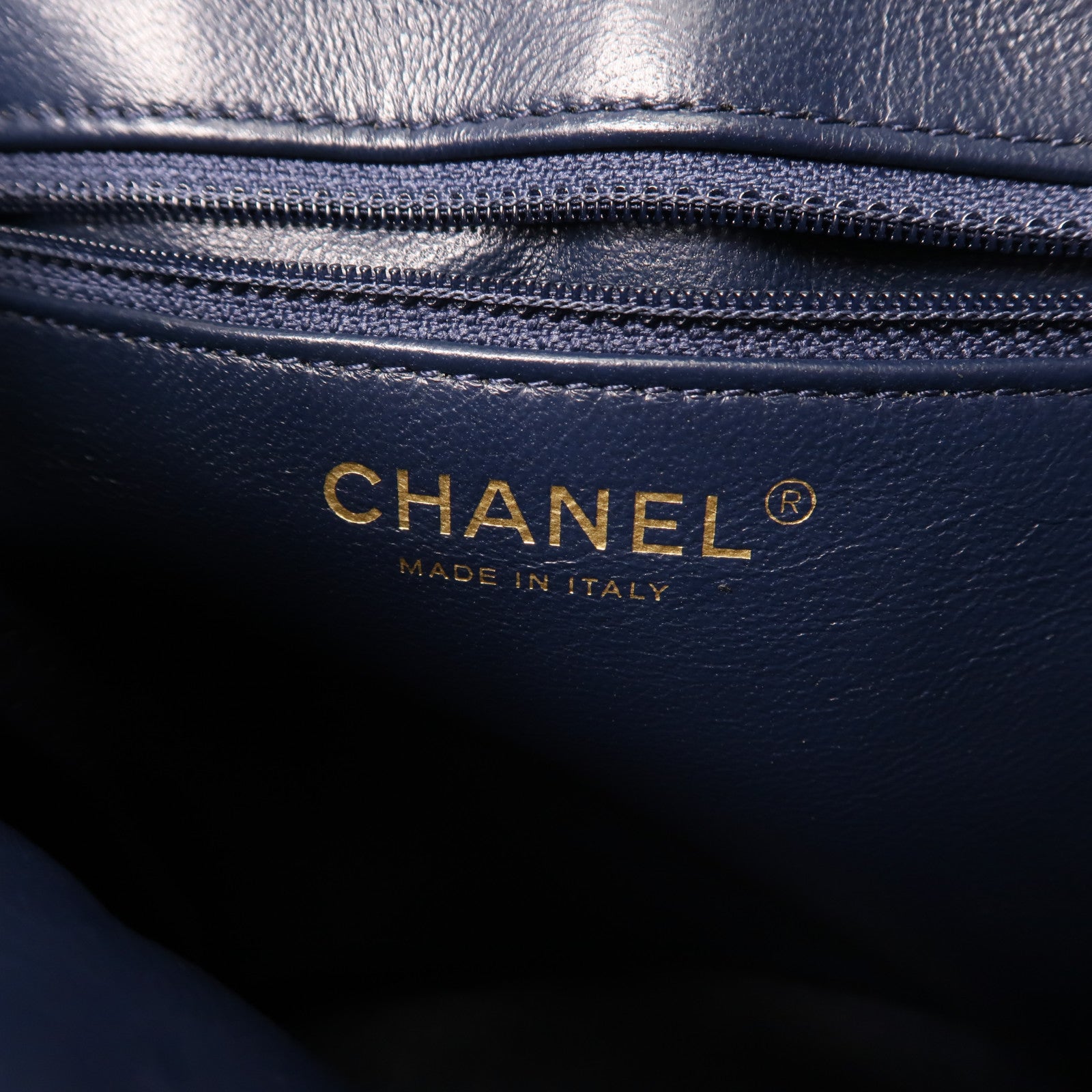 CHANEL 【激減優惠】牛皮皮革Filigree Backpack金扣鏈帶背包