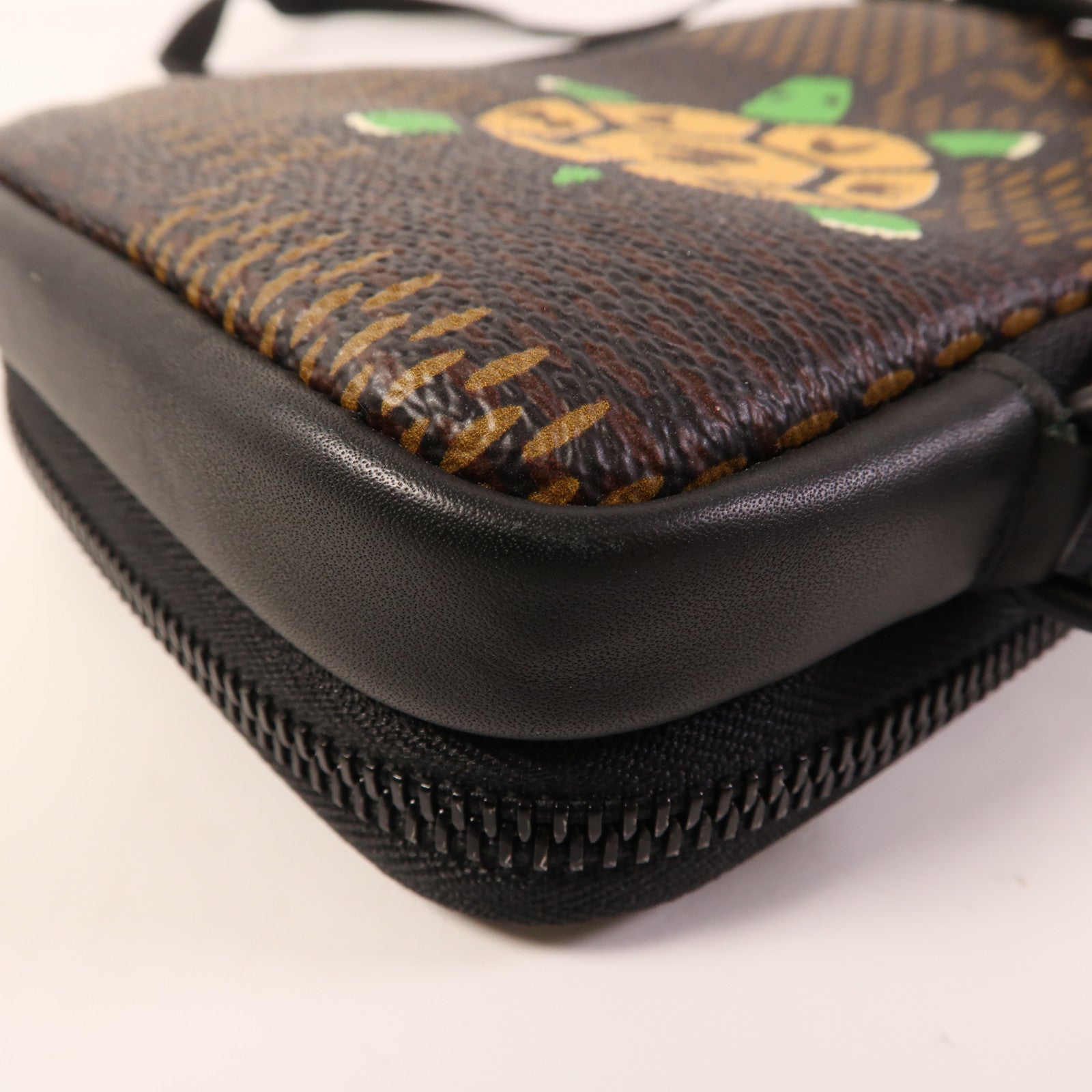 LOUIS VUITTON 【激減優惠】Damier LV x Nigo Phone Pouch肩背袋