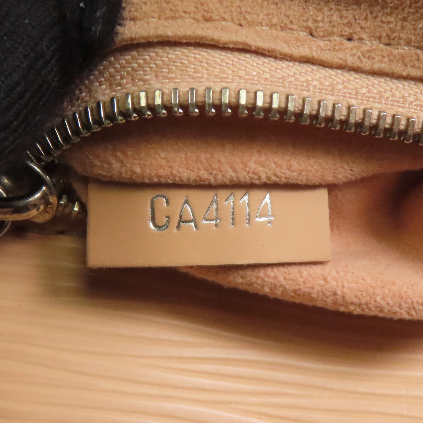 LOUIS VUITTON Epi Marly BB銀扣手挽肩背兩用袋