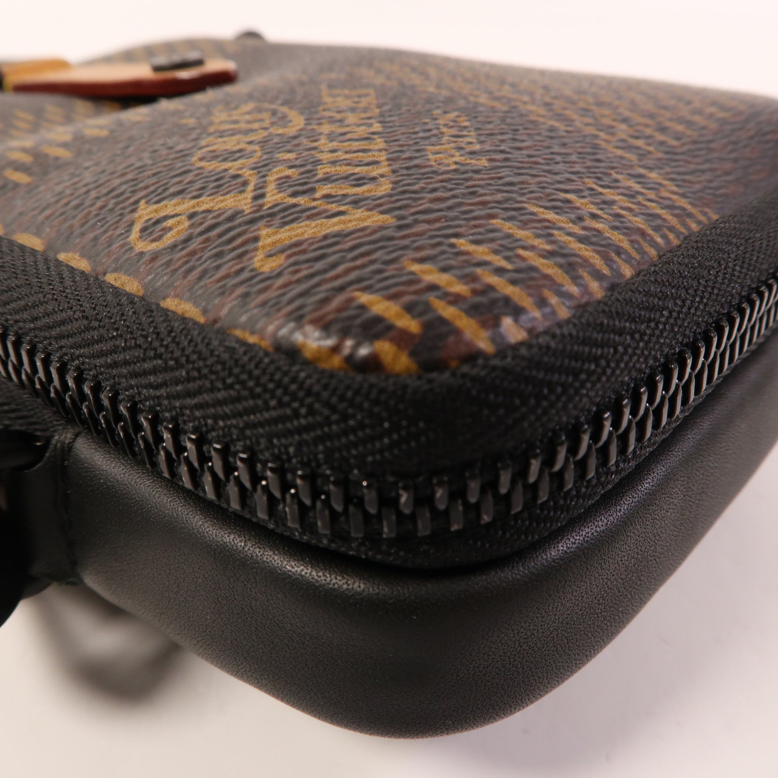 LOUIS VUITTON 【激減優惠】Damier LV x Nigo Phone Pouch肩背袋