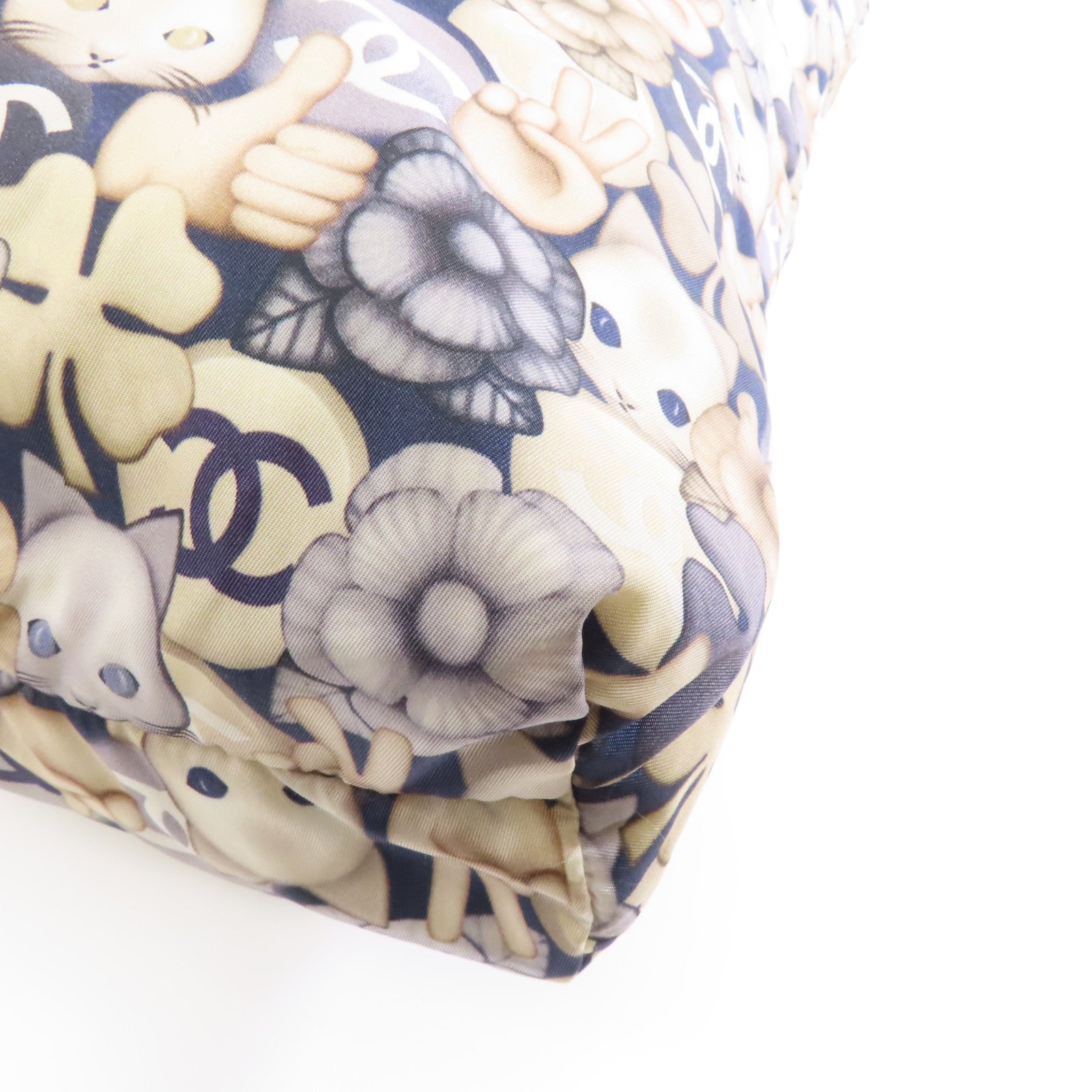 CHANEL 【激減優惠】菱格尼龍Tote Bag金扣肩背袋米色/深藍色