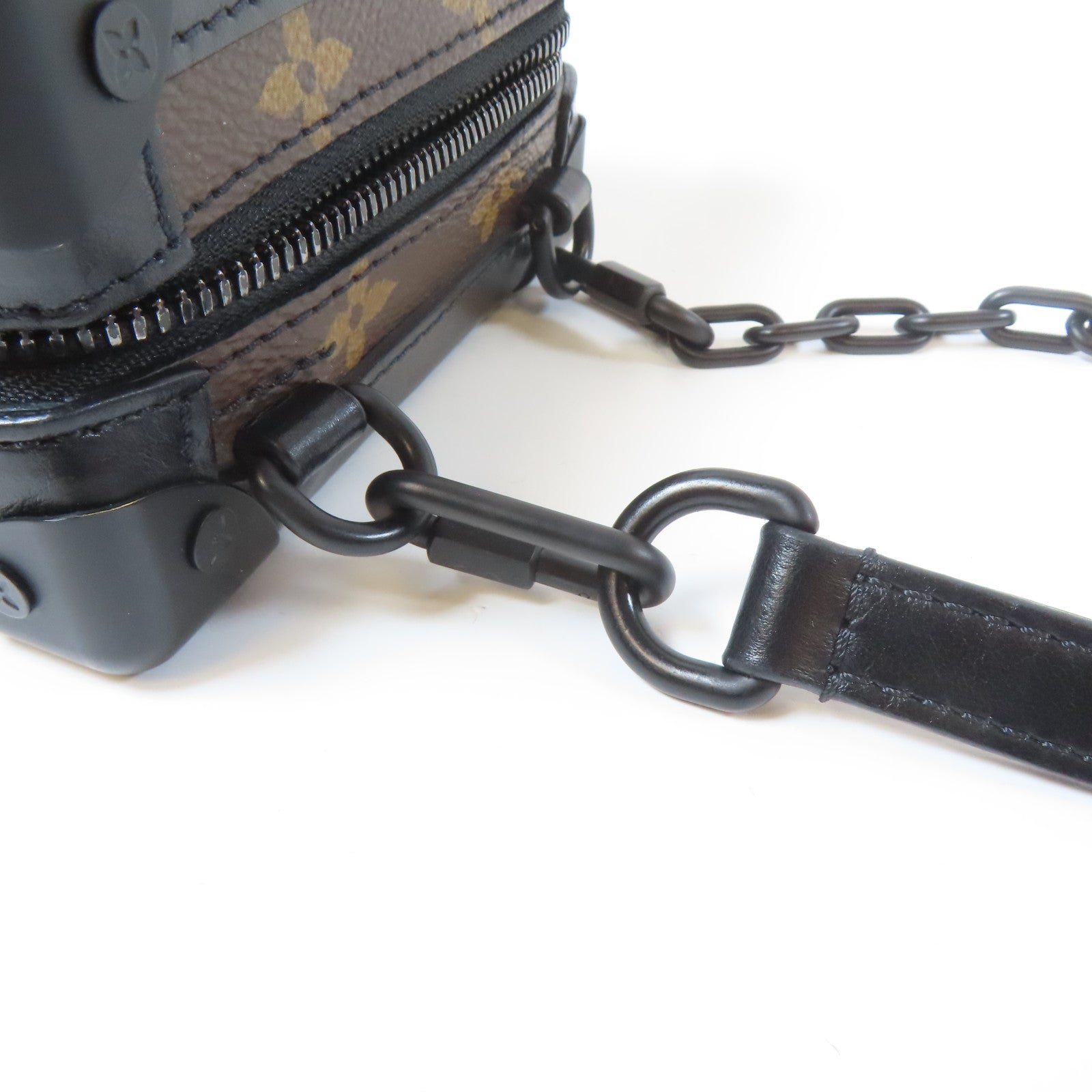 LOUIS VUITTON 【激減優惠】Monogram Taffetage Vertical Soft Trunk黑扣肩背袋啡色