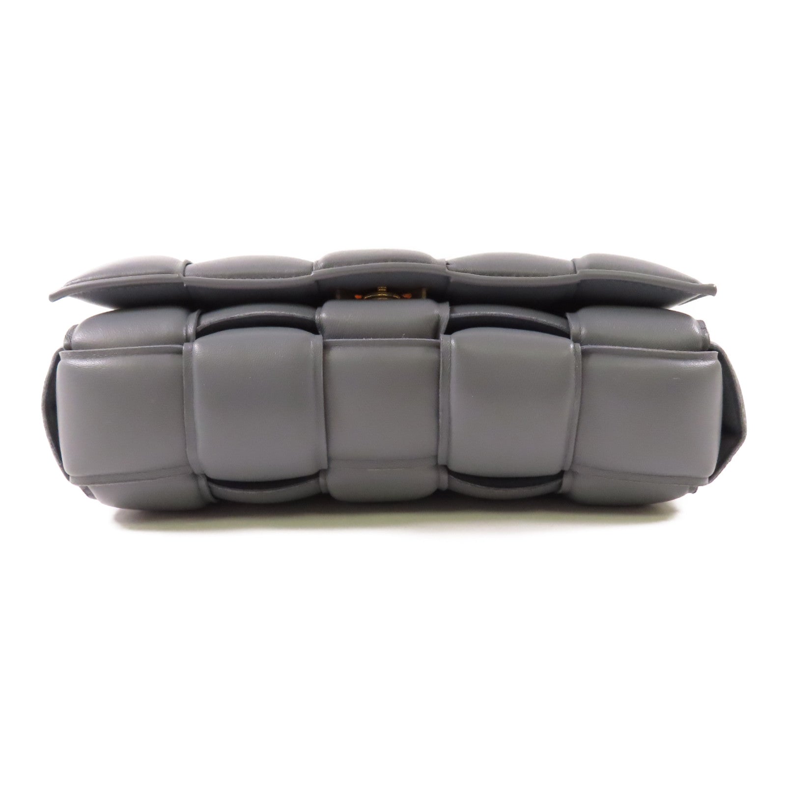 BOTTEGA VENETA 羊皮皮革Padded Cassette金扣肩背袋