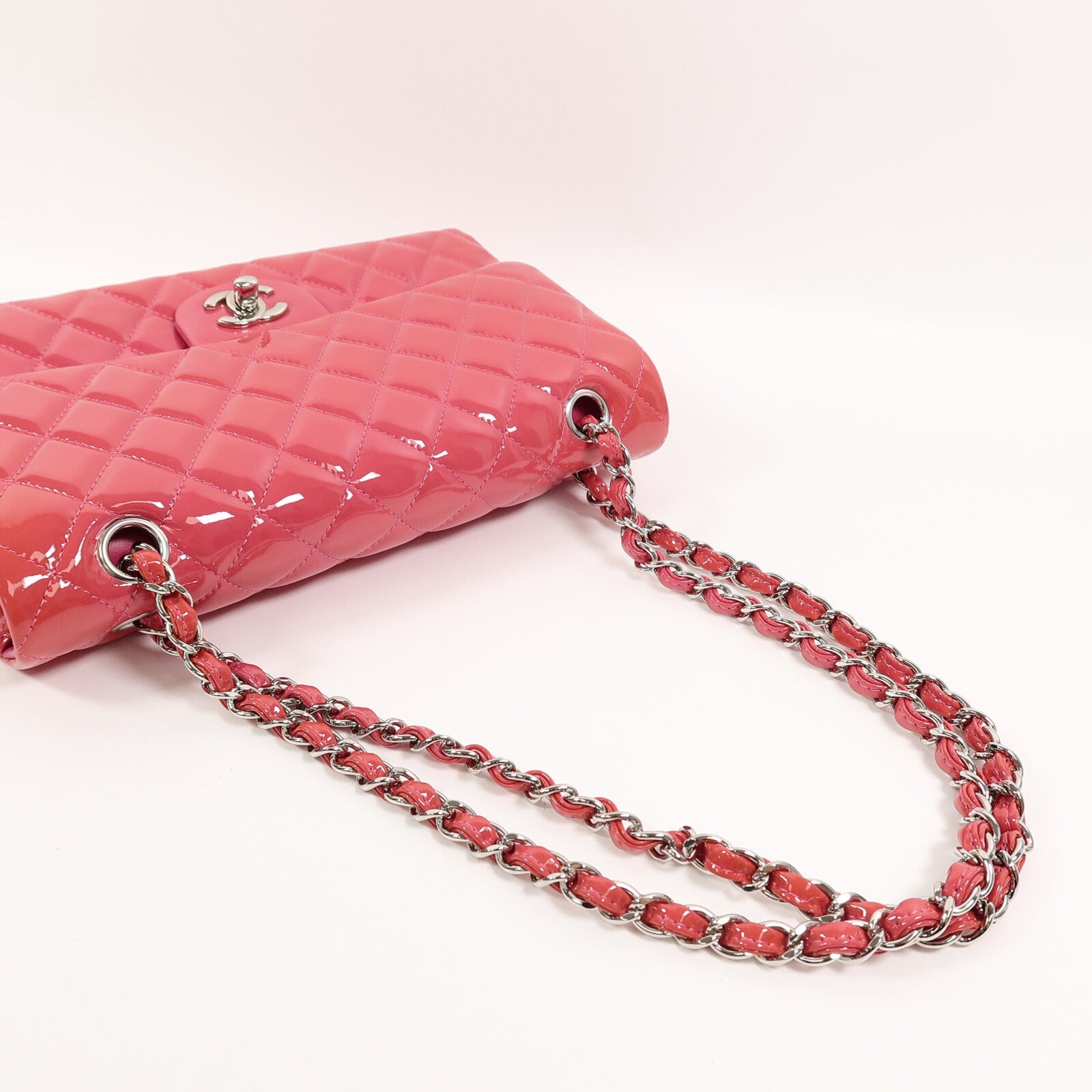 CHANEL 漆皮皮革Classic 25鏈帶肩背袋